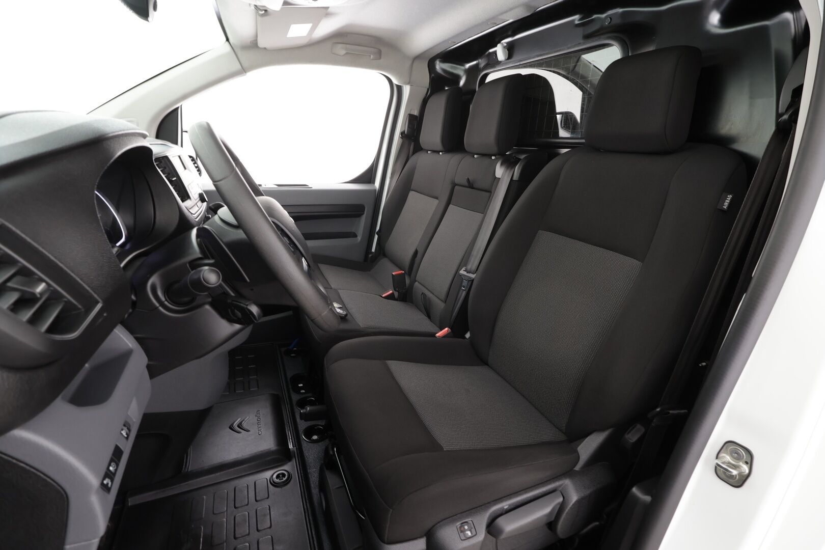 Citroen Jumpy 2022 BlueHDi 145 XL EAT8 Automaatti * ALV / Webasto / Keyless / P.tutka / Vakkari / Ilmastointi * - Koukku / Suomi-auto / Kahdet renkaat