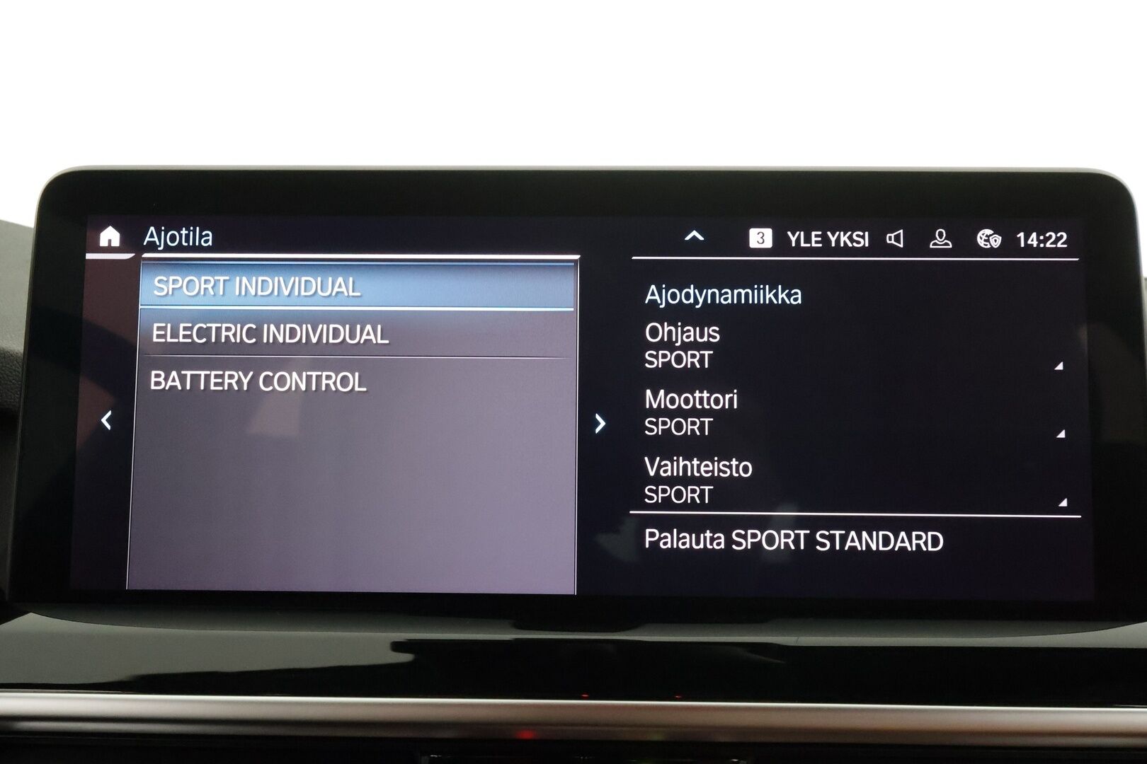 BMW X3 2023 G01 xDrive 30e A Charged Edition * HiFi / Sportnahat / LED / Vakkari / P.Kamera / Navi / Digimittaristo * - 1-Om suomi-auto / 2x Latauskaapelit / Kahdet renkaat 