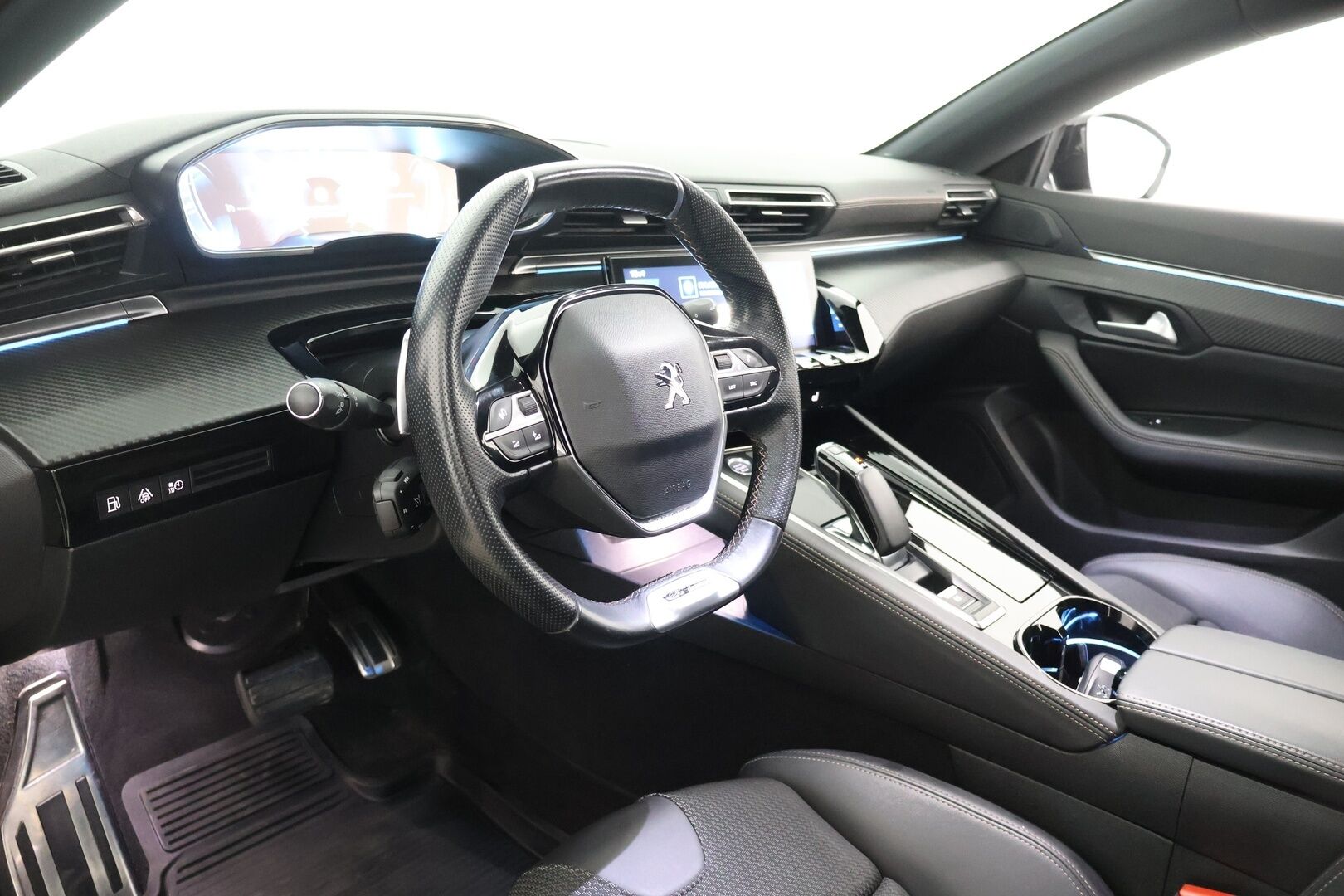 Peugeot 508 2020 SW GT Hybrid 225 EAT8-automaatti - | Koukku | BLIS | Vakkari | P. Tutkat | Sportpenkit | Lane Assist | i-Cockpit | Navi | Todella siisti | 2x hyvät renkaat&vanteet | Jakohihna tehty! / Puolinahat | SOH 90.7 |