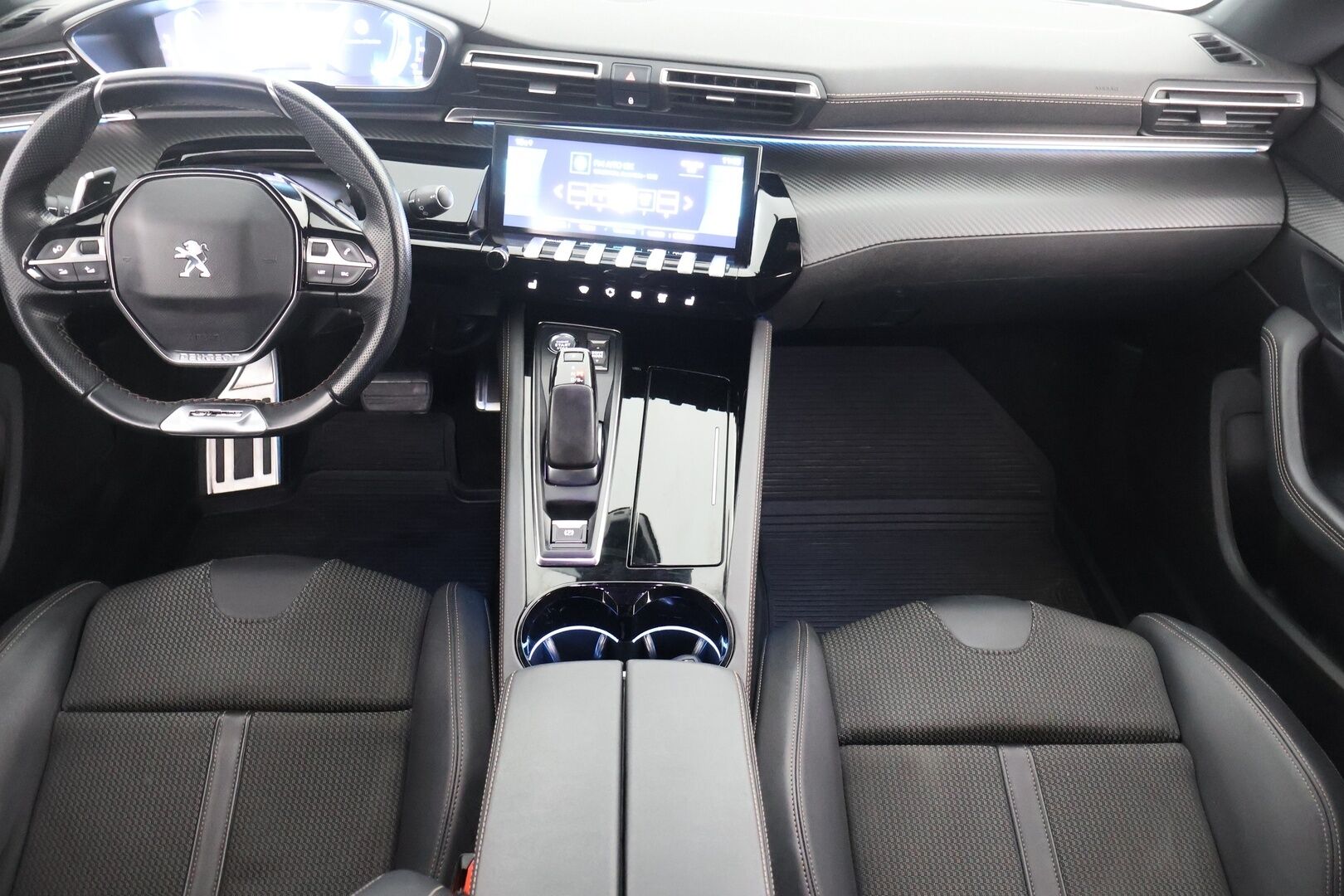 Peugeot 508 2020 SW GT Hybrid 225 EAT8-automaatti - | Koukku | BLIS | Vakkari | P. Tutkat | Sportpenkit | Lane Assist | i-Cockpit | Navi | Todella siisti | 2x hyvät renkaat&vanteet | Jakohihna tehty! / Puolinahat | SOH 90.7 |