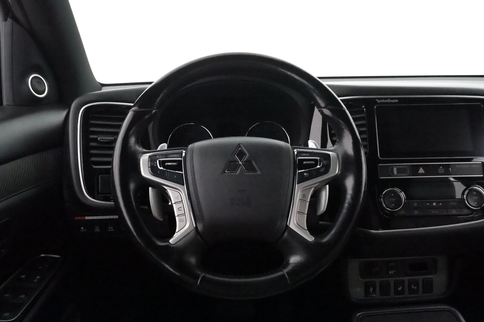 Mitsubishi OUTLANDER PHEV 2019 Instyle 4WD 5P **Adapt. vakkari / Vaaleat nahat / 360 Kamera / Rockford Sound System / Koukku** - 2x alut