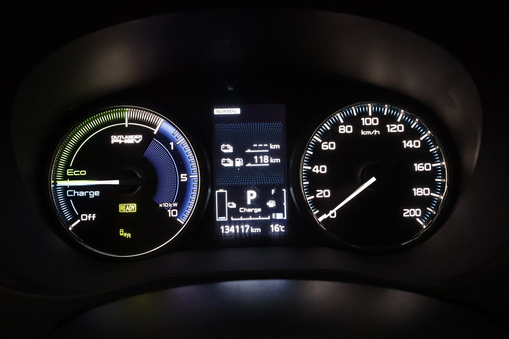 Mitsubishi OUTLANDER PHEV 2019 Instyle 4WD 5P **Adapt. vakkari / Vaaleat nahat / 360 Kamera / Rockford Sound System / Koukku** - 2x alut
