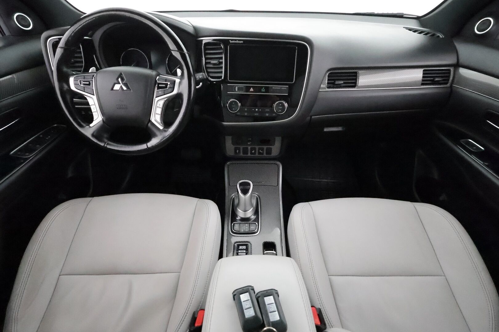 Mitsubishi OUTLANDER PHEV 2019 Instyle 4WD 5P **Adapt. vakkari / Vaaleat nahat / 360 Kamera / Rockford Sound System / Koukku** - 2x alut