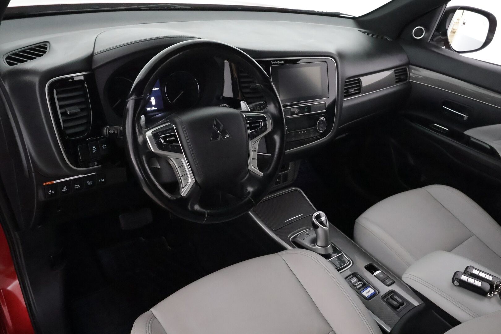 Mitsubishi OUTLANDER PHEV 2019 Instyle 4WD 5P **Adapt. vakkari / Vaaleat nahat / 360 Kamera / Rockford Sound System / Koukku** - 2x alut