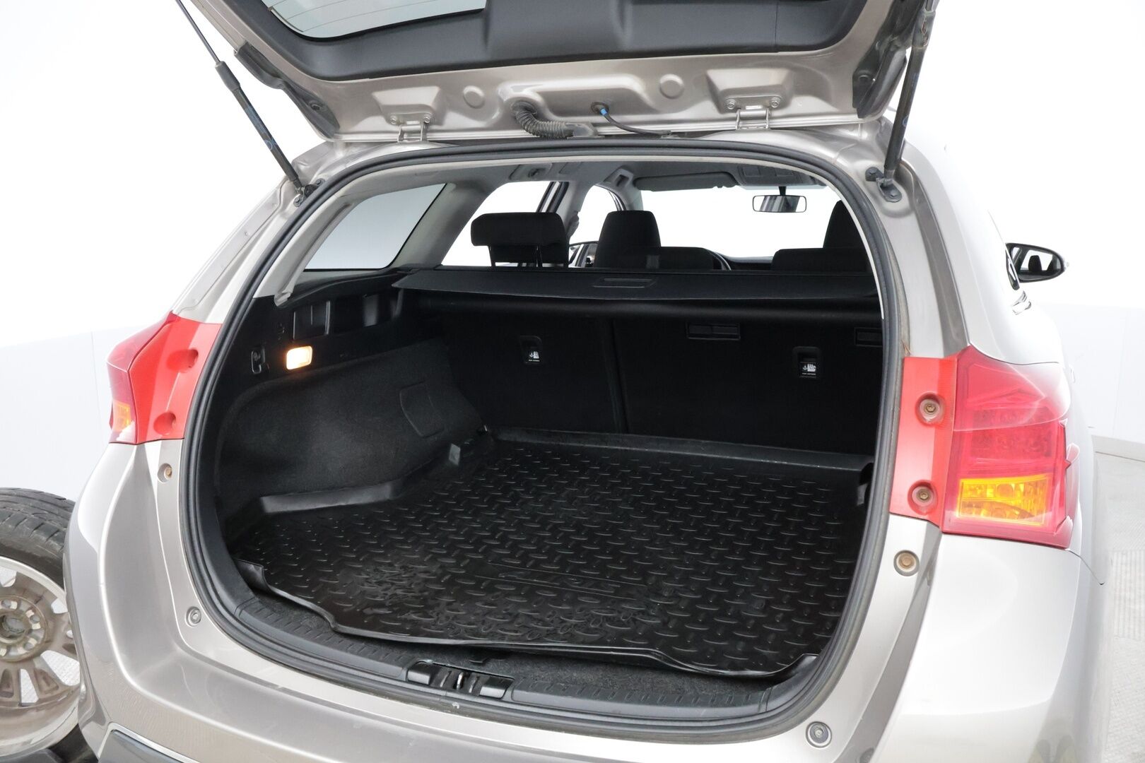 Toyota Auris 2014 Touring Sports 1,8 Hybrid Active * Vakkari / Peruutuskamera / Lohko & Sisäpistoke / Xenon - HULLUT JOULUT KORKOTARJOUS 2,49% 