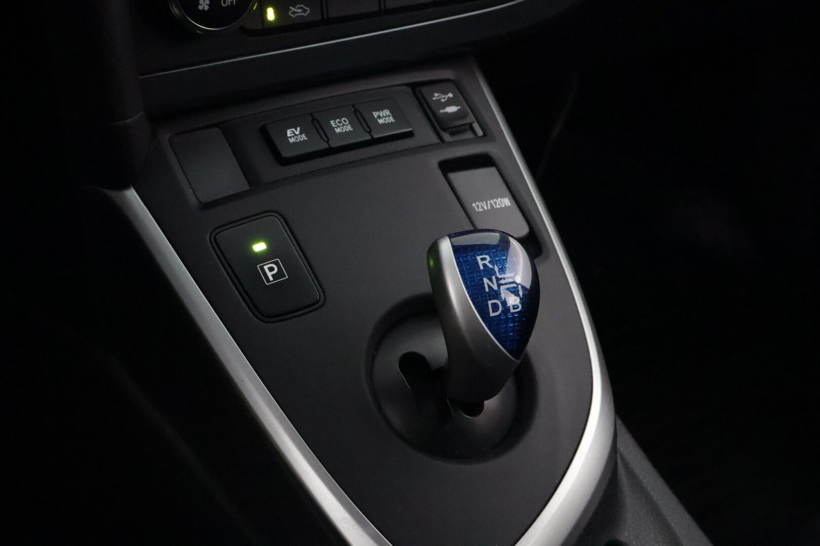 Toyota Auris 2014 Touring Sports 1,8 Hybrid Active * Vakkari / Peruutuskamera / Lohko & Sisäpistoke / Xenon - HULLUT JOULUT KORKOTARJOUS 2,49% 