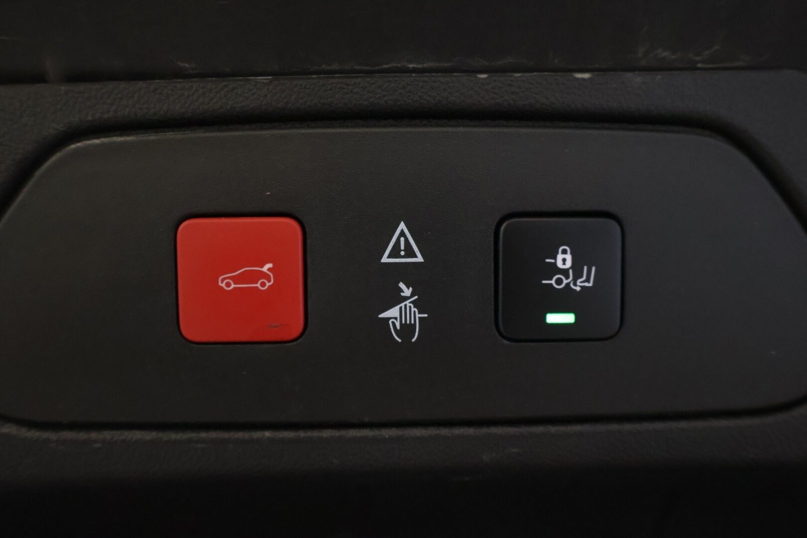 Opel Grandland 2020 X Hybrid4 1.6 Turbo 300 AT8 AWD (PHEV) - | Adap.vakkari | Nahkapenkit | Kuskin penkki muistilla | Kamera | Penkkien lämmitys ja viilennys | LED-valot | Kaistavahti | Sähkäkontti |