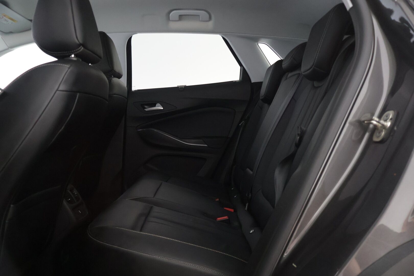 Opel Grandland 2020 X Hybrid4 1.6 Turbo 300 AT8 AWD (PHEV) - | Adap.vakkari | Nahkapenkit | Kuskin penkki muistilla | Kamera | Penkkien lämmitys ja viilennys | LED-valot | Kaistavahti | Sähkäkontti |