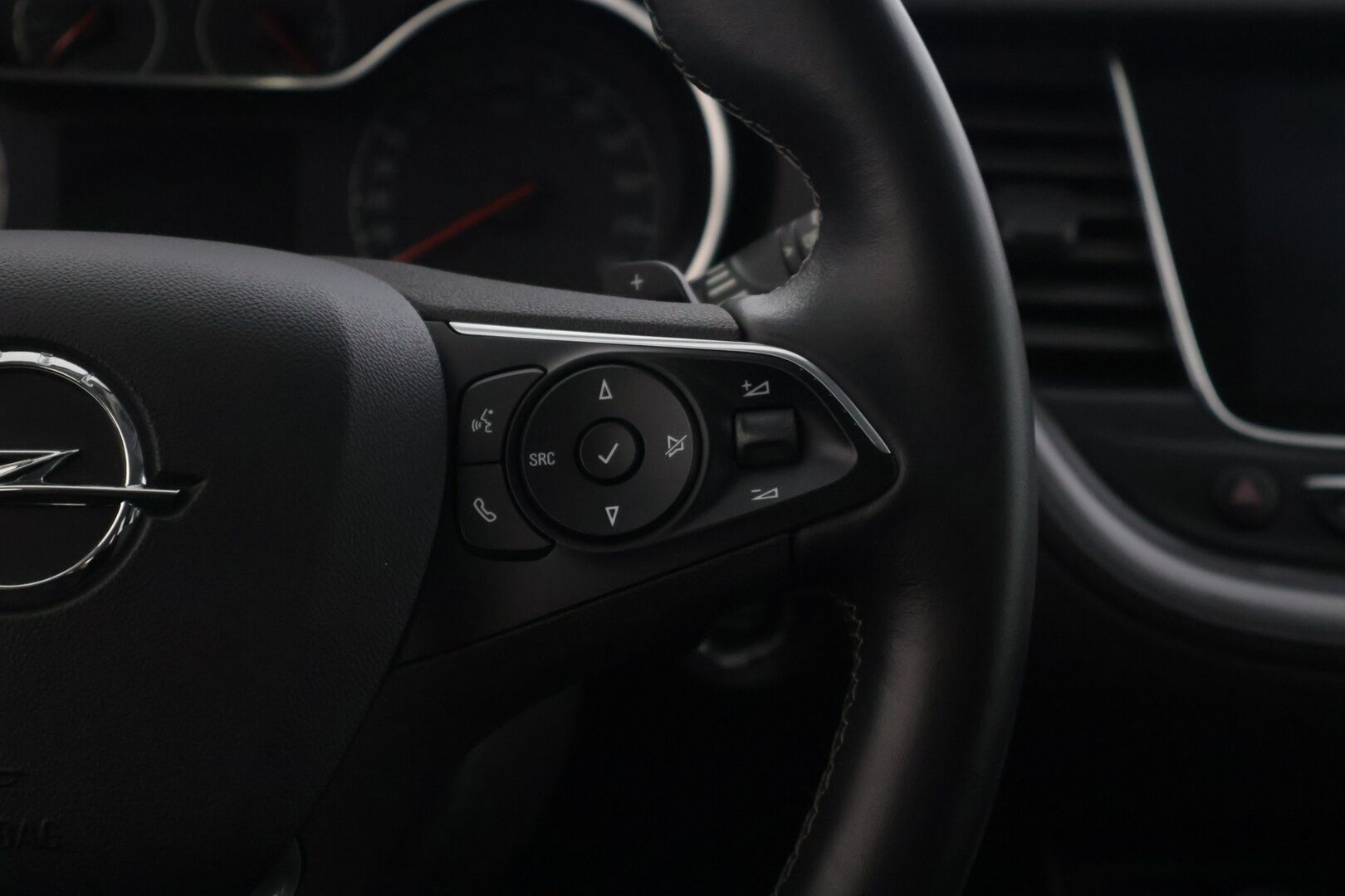 Opel Grandland 2020 X Hybrid4 1.6 Turbo 300 AT8 AWD (PHEV) - | Adap.vakkari | Nahkapenkit | Kuskin penkki muistilla | Kamera | Penkkien lämmitys ja viilennys | LED-valot | Kaistavahti | Sähkäkontti |