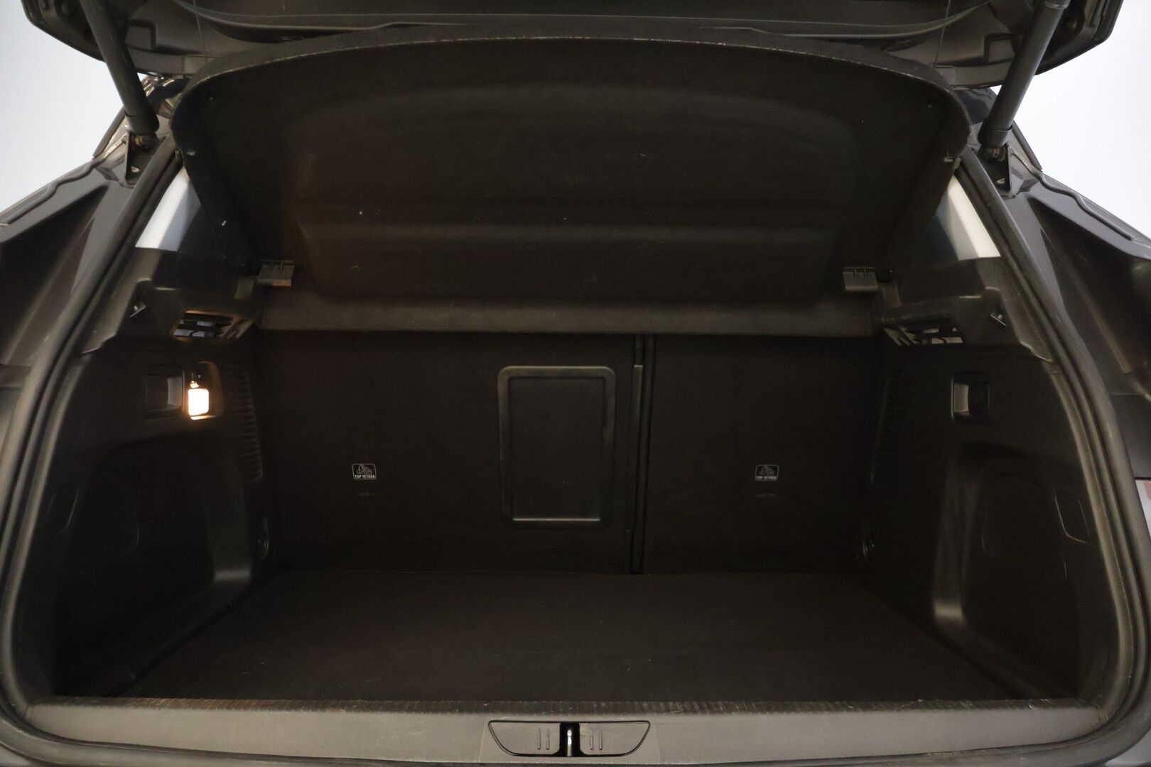 Opel Grandland 2020 X Hybrid4 1.6 Turbo 300 AT8 AWD (PHEV) - | Adap.vakkari | Nahkapenkit | Kuskin penkki muistilla | Kamera | Penkkien lämmitys ja viilennys | LED-valot | Kaistavahti | Sähkäkontti |