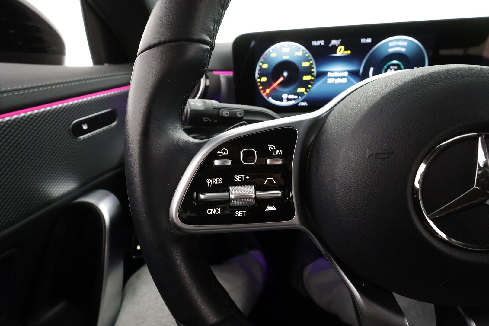 Mercedes-Benz CLA 2022 250 e A Shooting Brake Business Edition * Distronic+ / Pikalataus / Multibeam LED /  Widescreen / Koukku / P-kamera - Akku kuntotarkastettu / Suomi-auto / Kahdet renkaat / Huippuvarusteet / Upea väri! - HULLUT BLACKWEEK JATKOT - KORKOTARJOUS 2,49%