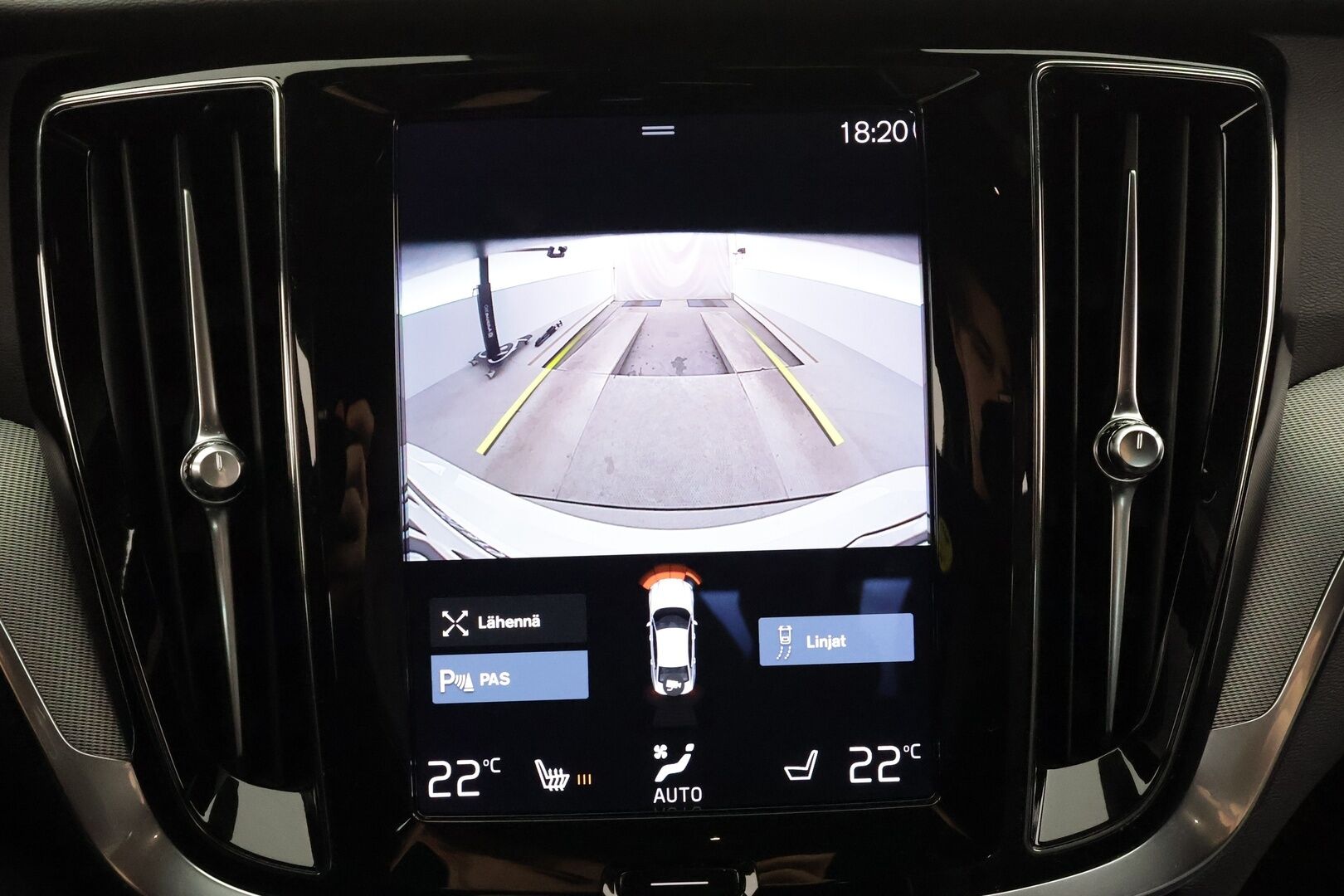 Volvo S60 2022 T8 AWD Long Range High Performance R-Design Edition aut * ACC / P.kamera / LED / Navi / Muistipenkki / KeylessGo * - 1.Om Suomi-auto / Kahdet renkaat aluvanteilla / Akku kuntotarkastettu SOH 98,5%