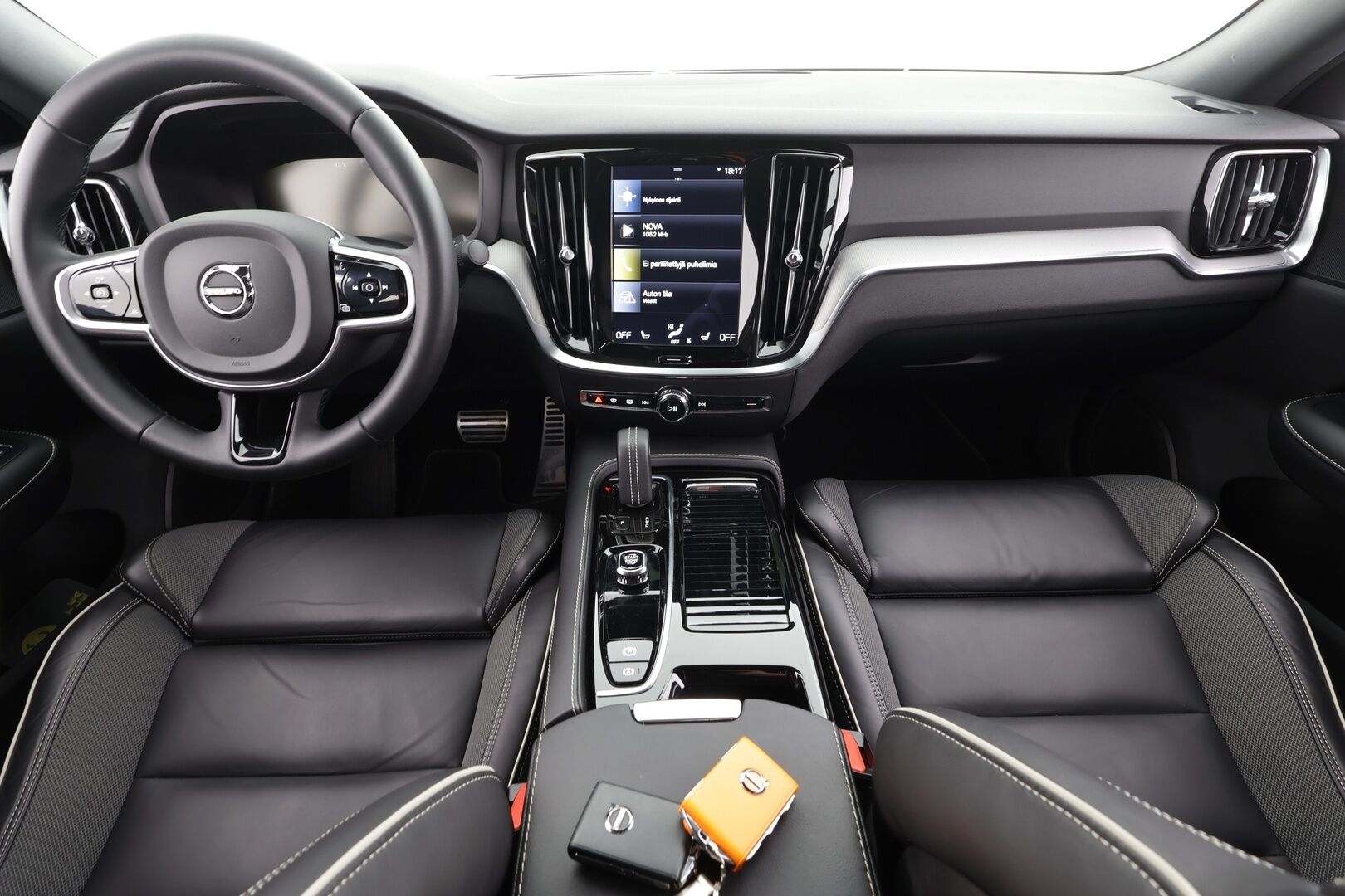 Volvo S60 2022 T8 AWD Long Range High Performance R-Design Edition aut * ACC / P.kamera / LED / Navi / Muistipenkki / KeylessGo * - 1.Om Suomi-auto / Kahdet renkaat aluvanteilla / Akku kuntotarkastettu SOH 98,5%