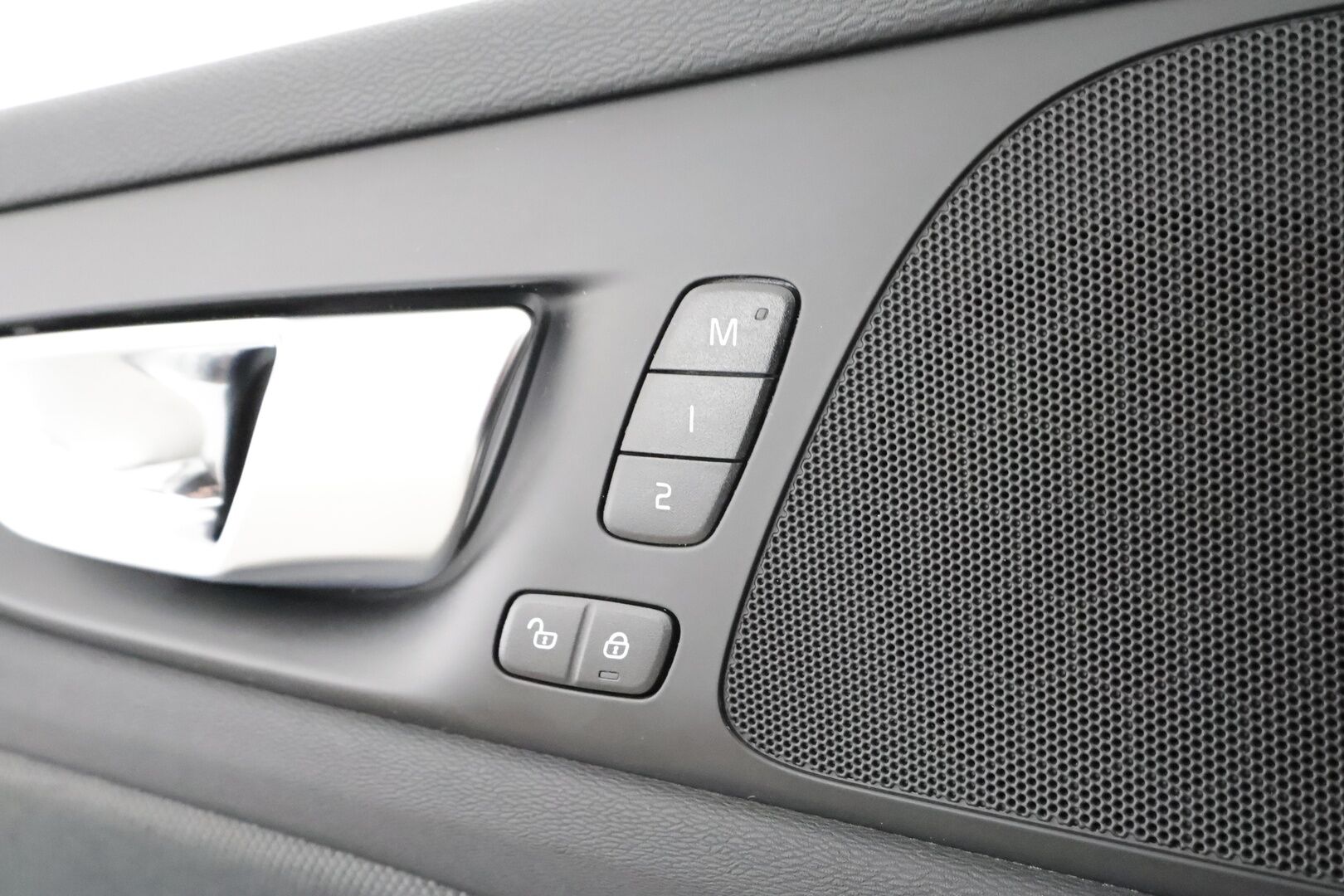 Volvo S60 2022 T8 AWD Long Range High Performance R-Design Edition aut * ACC / P.kamera / LED / Navi / Muistipenkki / KeylessGo * - 1.Om Suomi-auto / Kahdet renkaat aluvanteilla / Akku kuntotarkastettu SOH 98,5%