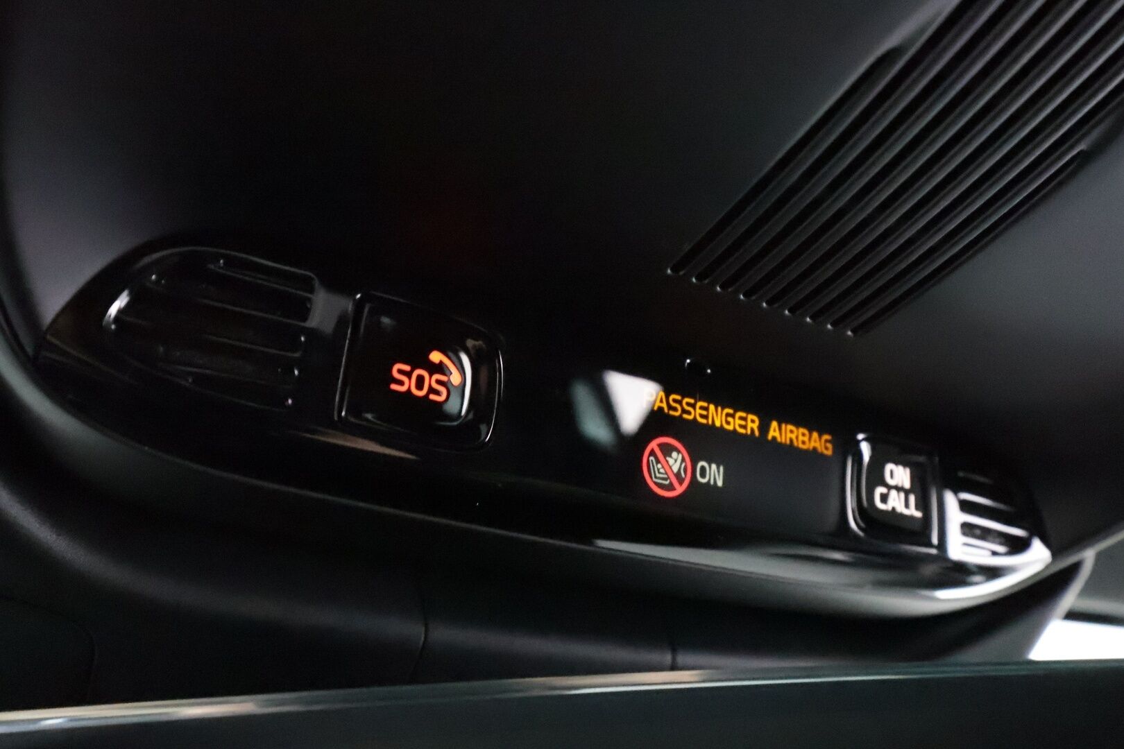 Volvo S60 2022 T8 AWD Long Range High Performance R-Design Edition aut * ACC / P.kamera / LED / Navi / Muistipenkki / KeylessGo * - 1.Om Suomi-auto / Kahdet renkaat aluvanteilla / Akku kuntotarkastettu SOH 98,5%