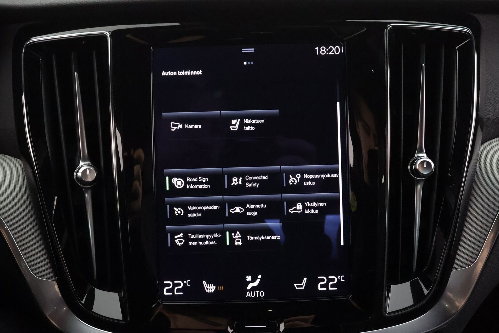 Volvo S60 2022 T8 AWD Long Range High Performance R-Design Edition aut * ACC / P.kamera / LED / Navi / Muistipenkki / KeylessGo * - 1.Om Suomi-auto / Kahdet renkaat aluvanteilla / Akku kuntotarkastettu SOH 98,5%