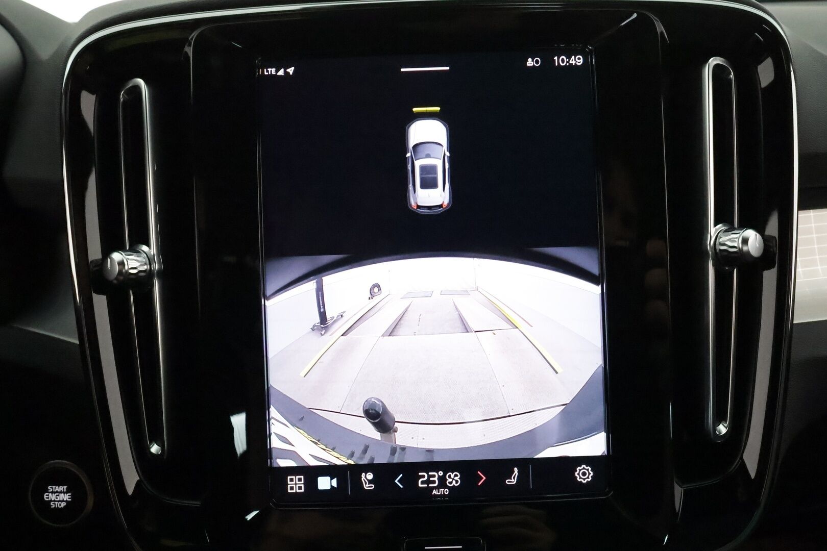 Volvo XC40 2023 B3 MHEV Business Plus Bright DCT aut *ACC / Webasto / Koukku / Pixel LED / Facelift / Navi* - 3,99 % KORKOTARJOUS TÄHÄN AUTOON 31.8. ASTI! - 1.Om Suomi-auto / Merkkihuollettu ja viimeisin huolto 06/25 46tkm / Kahdet alumiinivanteet