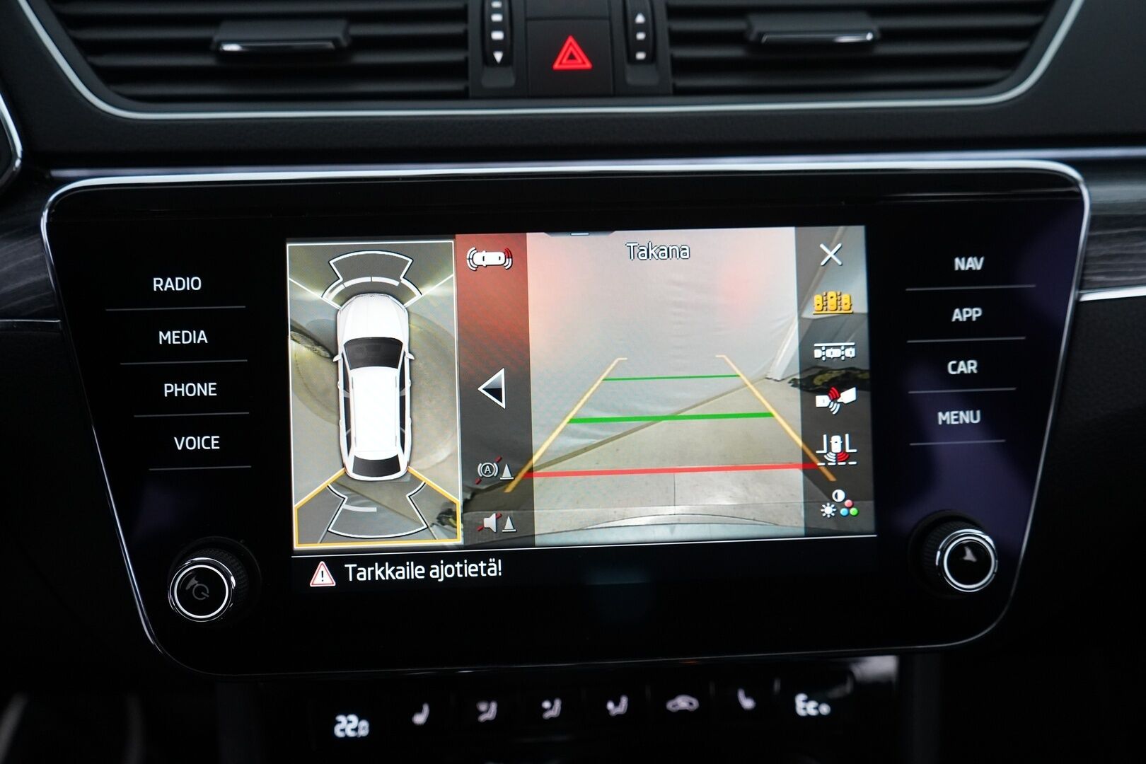 Skoda Superb 2020 Combi 1,4 TSI PHEV Style iV DSG Autom * ACC / 360 Kamera / Skoda Crystal Lighting /  Digimittaristo / KeyLess * - Kahdet renkaat / Viimeisin huolto 6 / 25 / Super varusteet!