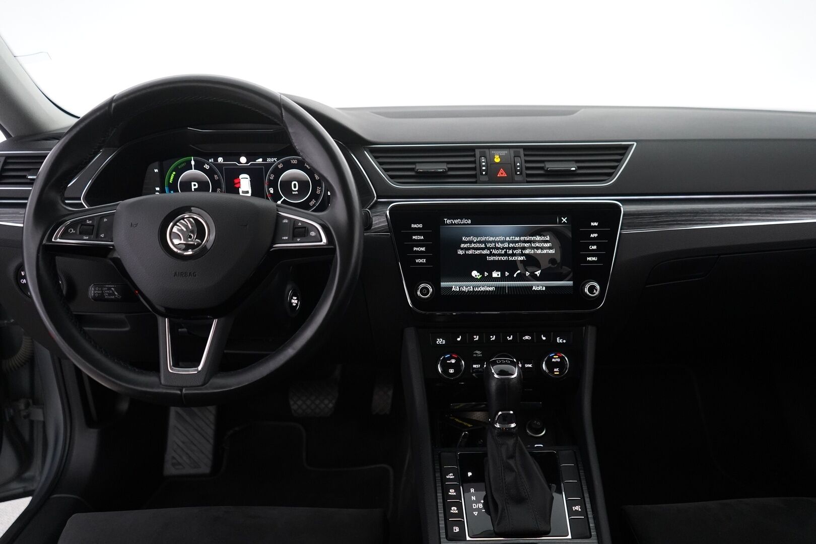 Skoda Superb 2020 Combi 1,4 TSI PHEV Style iV DSG Autom * ACC / 360 Kamera / Skoda Crystal Lighting /  Digimittaristo / KeyLess * - Kahdet renkaat / Viimeisin huolto 6 / 25 / Super varusteet!
