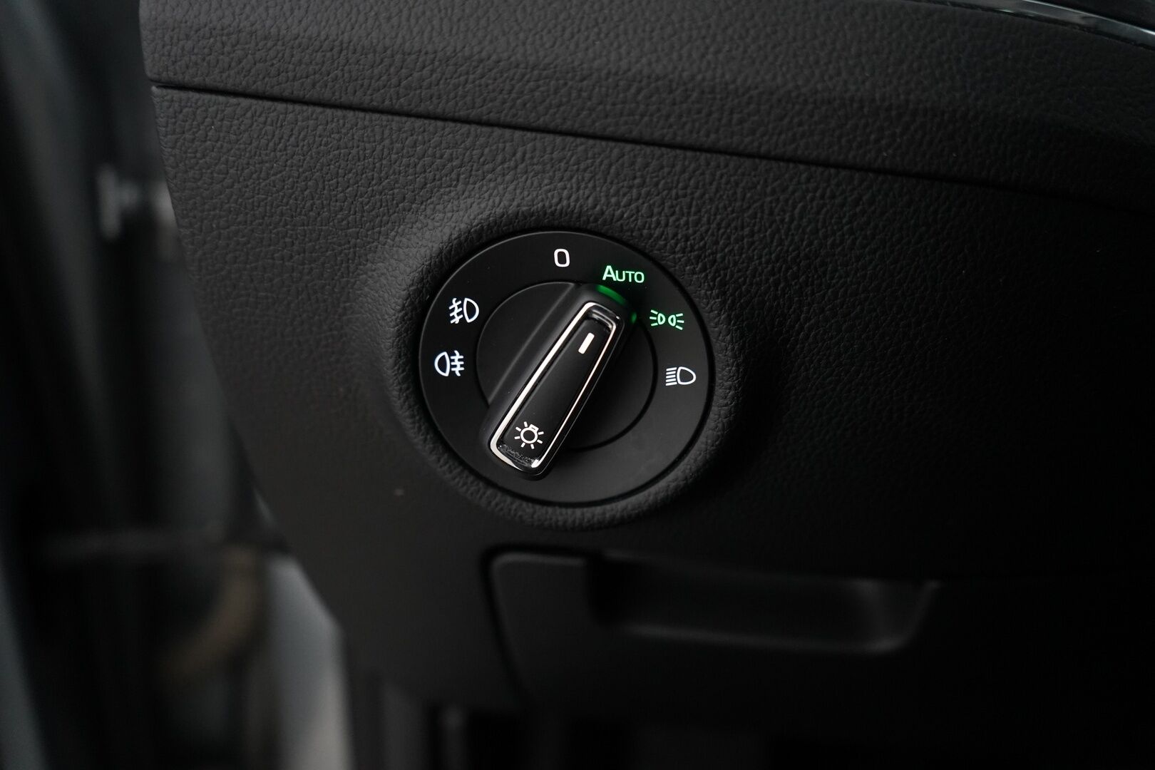 Skoda Superb 2020 Combi 1,4 TSI PHEV Style iV DSG Autom * ACC / 360 Kamera / Skoda Crystal Lighting /  Digimittaristo / KeyLess * - Kahdet renkaat / Viimeisin huolto 6 / 25 / Super varusteet!