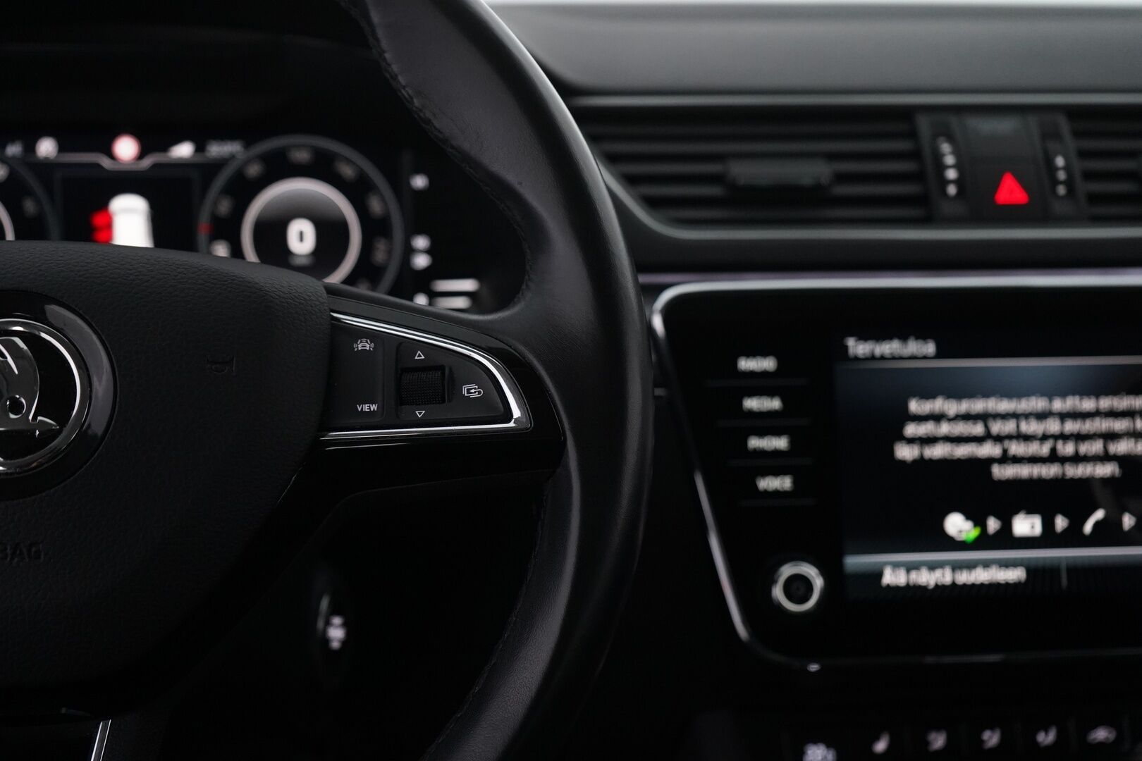 Skoda Superb 2020 Combi 1,4 TSI PHEV Style iV DSG Autom * ACC / 360 Kamera / Skoda Crystal Lighting /  Digimittaristo / KeyLess * - Kahdet renkaat / Viimeisin huolto 6 / 25 / Super varusteet!