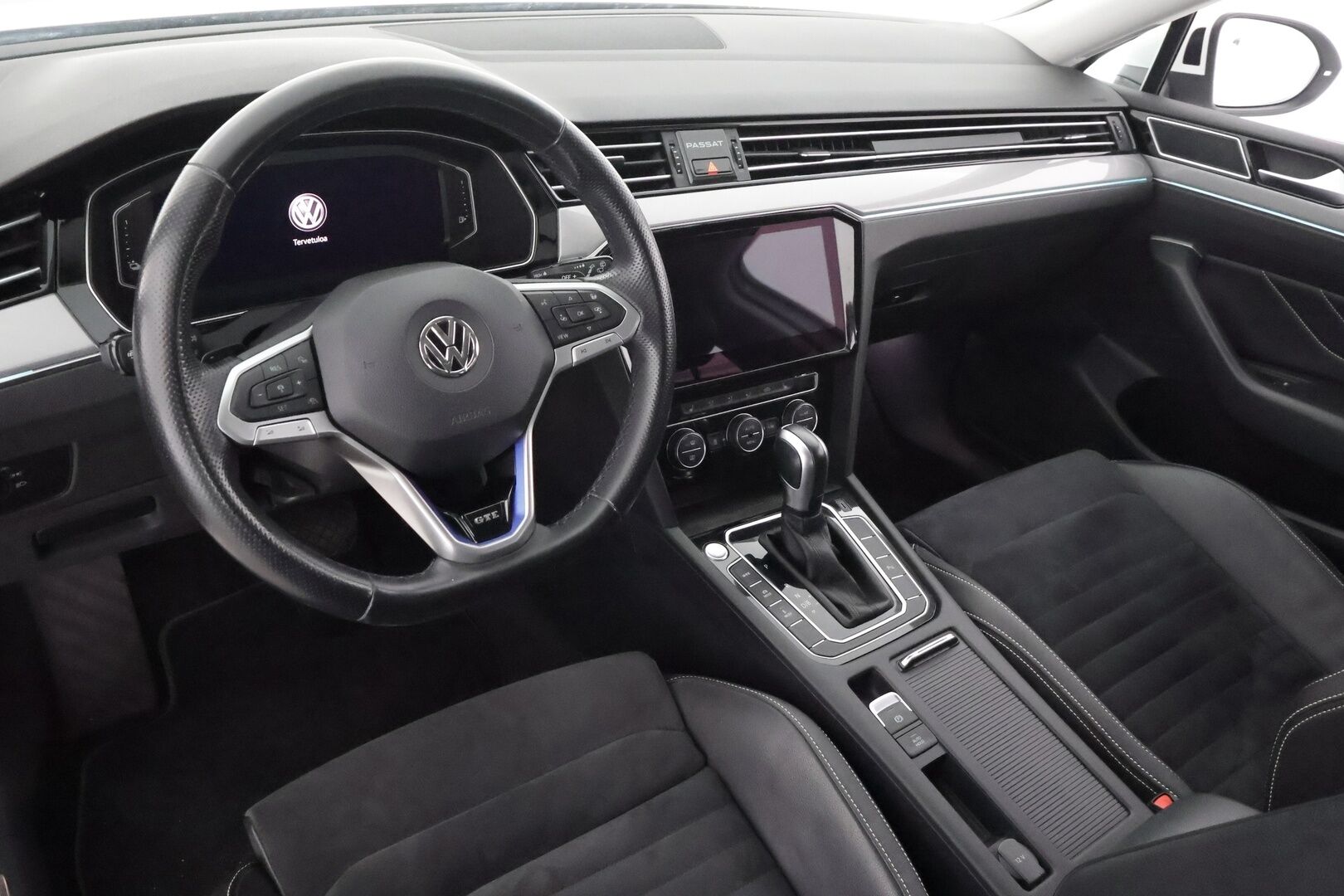 Volkswagen Passat 2020 Variant GTE Plug-In Hybrid 160 kW DSG - | ACC | Webasto | Koukku | IQ-Light | Ergo comofrt Istuin | P.Kamera | Puolinahat | Ratinlämmitys | Merkkihuollettu | Kahdet Renkaat |