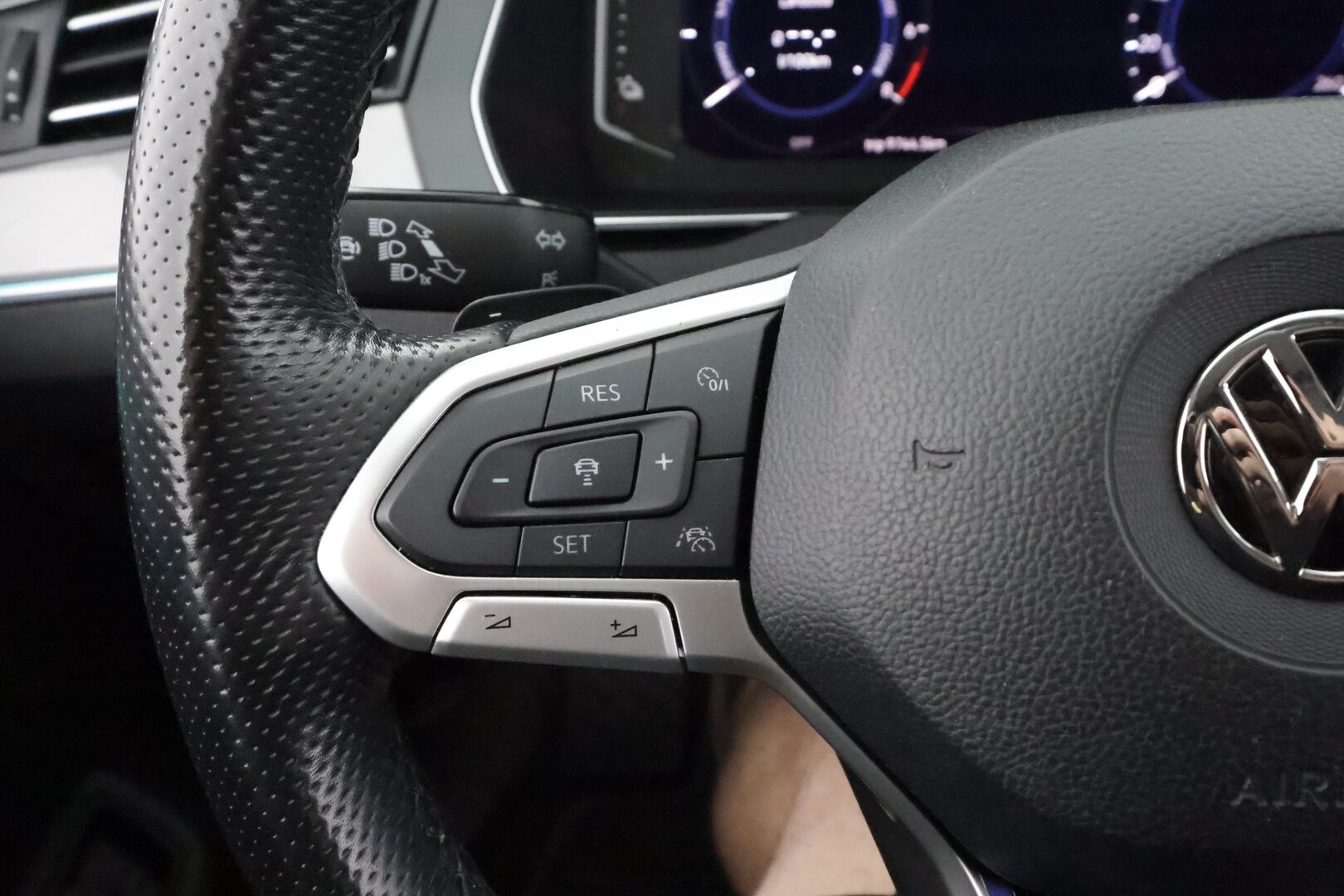 Volkswagen Passat 2020 Variant GTE Plug-In Hybrid 160 kW DSG - | ACC | Webasto | Koukku | IQ-Light | Ergo comofrt Istuin | P.Kamera | Puolinahat | Ratinlämmitys | Merkkihuollettu | Kahdet Renkaat |