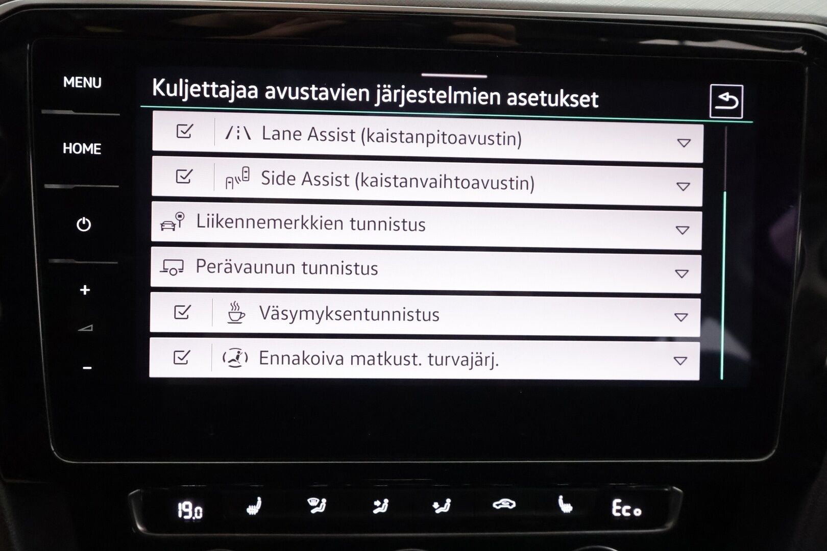 Volkswagen Passat 2020 Variant GTE Plug-In Hybrid 160 kW DSG - | ACC | Webasto | Koukku | IQ-Light | Ergo comofrt Istuin | P.Kamera | Puolinahat | Ratinlämmitys | Merkkihuollettu | Kahdet Renkaat |