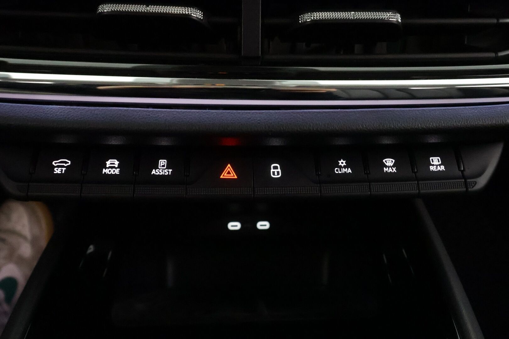 Skoda Enyaq 2022 80x 4x4 iV - | ACC | ILP | Koukku | Muistipenkki | Nahkaverhoilu | P.kamera | Lane Assist | Side Assist | Keyless | Ambient | Lämm. ratti | 1-om suomiauto |