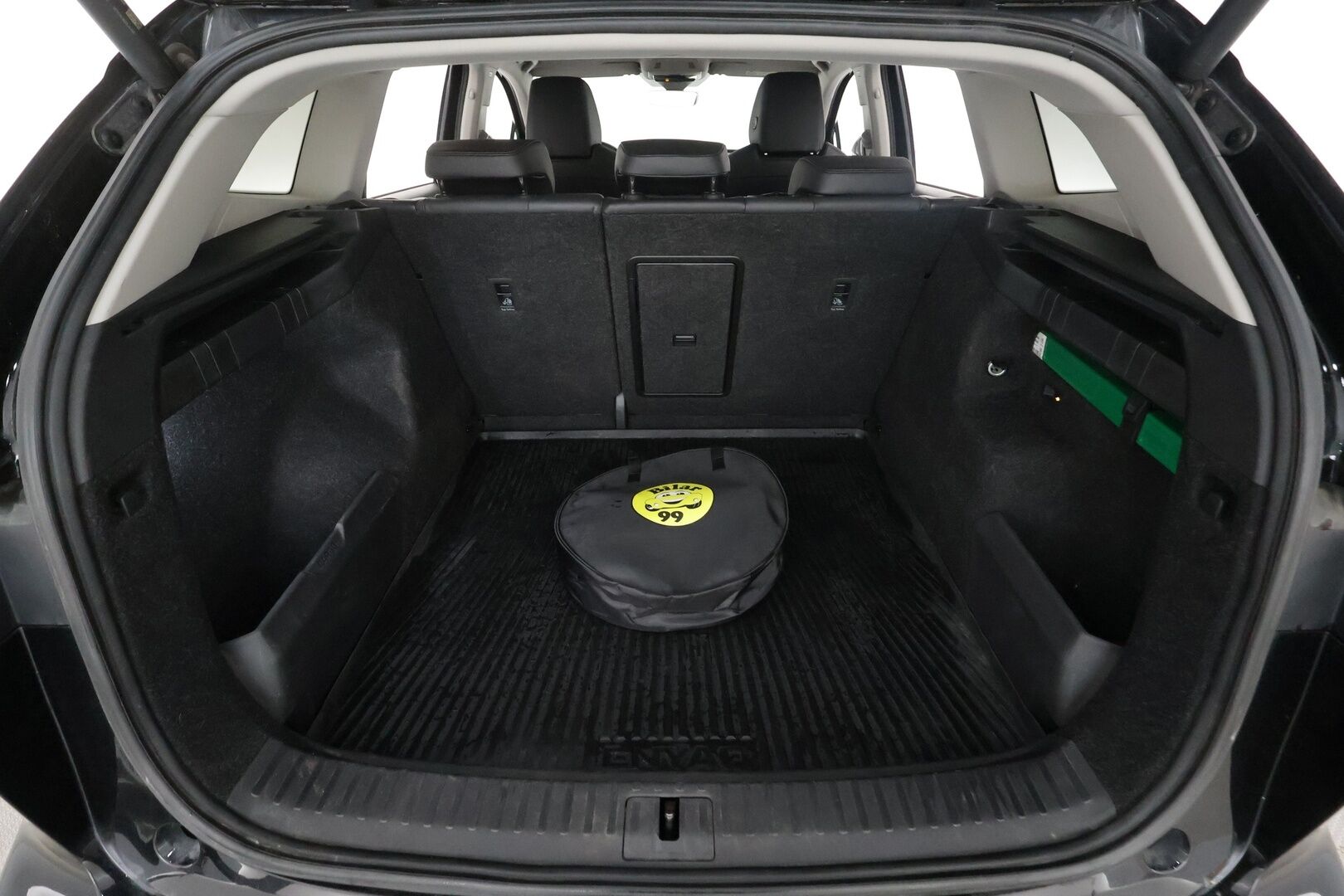 Skoda Enyaq 2022 80x 4x4 iV - | ACC | ILP | Koukku | Muistipenkki | Nahkaverhoilu | P.kamera | Lane Assist | Side Assist | Keyless | Ambient | Lämm. ratti | 1-om suomiauto |