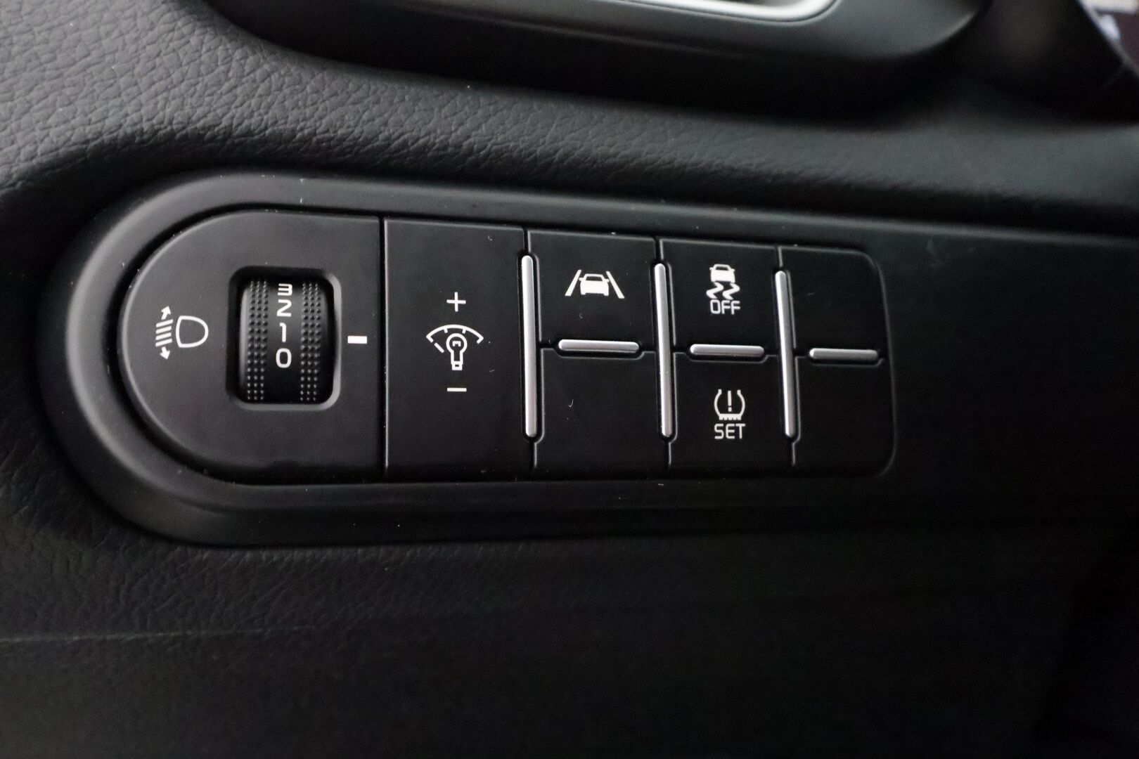 Kia Ceed 2022 1,0 T-GDI Mild-Hybrid 120hv LX SW DCT - | Koukku | P.Kamera | LED | Sisätilanlämmitin | Kaistavahti | Lämmitettävä ohjauspyörä | Apple & Android | Facelift | Kahdet renkaat | Suomi-auto | Merkkihuollot | 