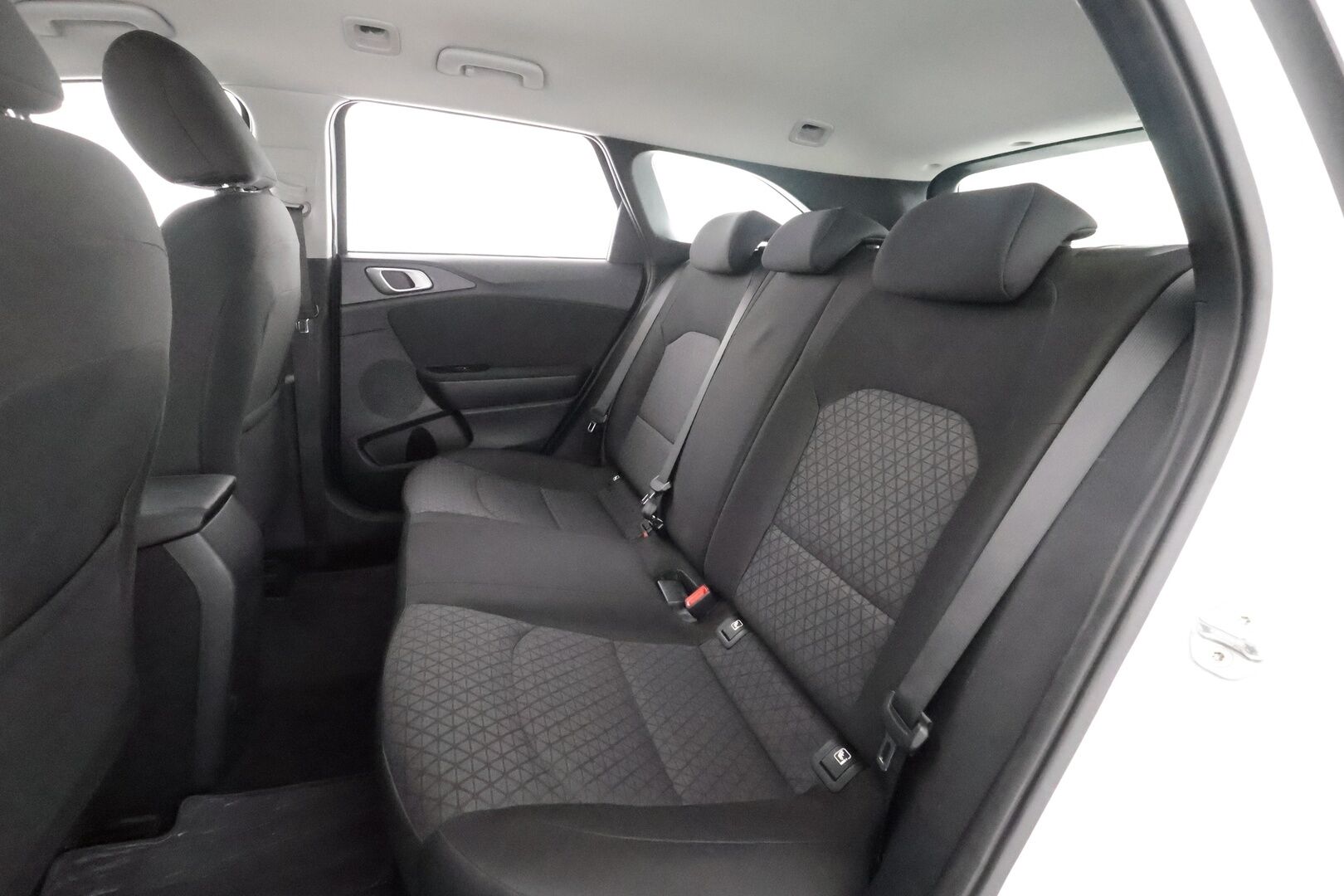 Kia Ceed 2022 1,0 T-GDI Mild-Hybrid 120hv LX SW DCT - | Koukku | P.Kamera | LED | Sisätilanlämmitin | Kaistavahti | Lämmitettävä ohjauspyörä | Apple & Android | Facelift | Kahdet renkaat | Suomi-auto | Merkkihuollot | 