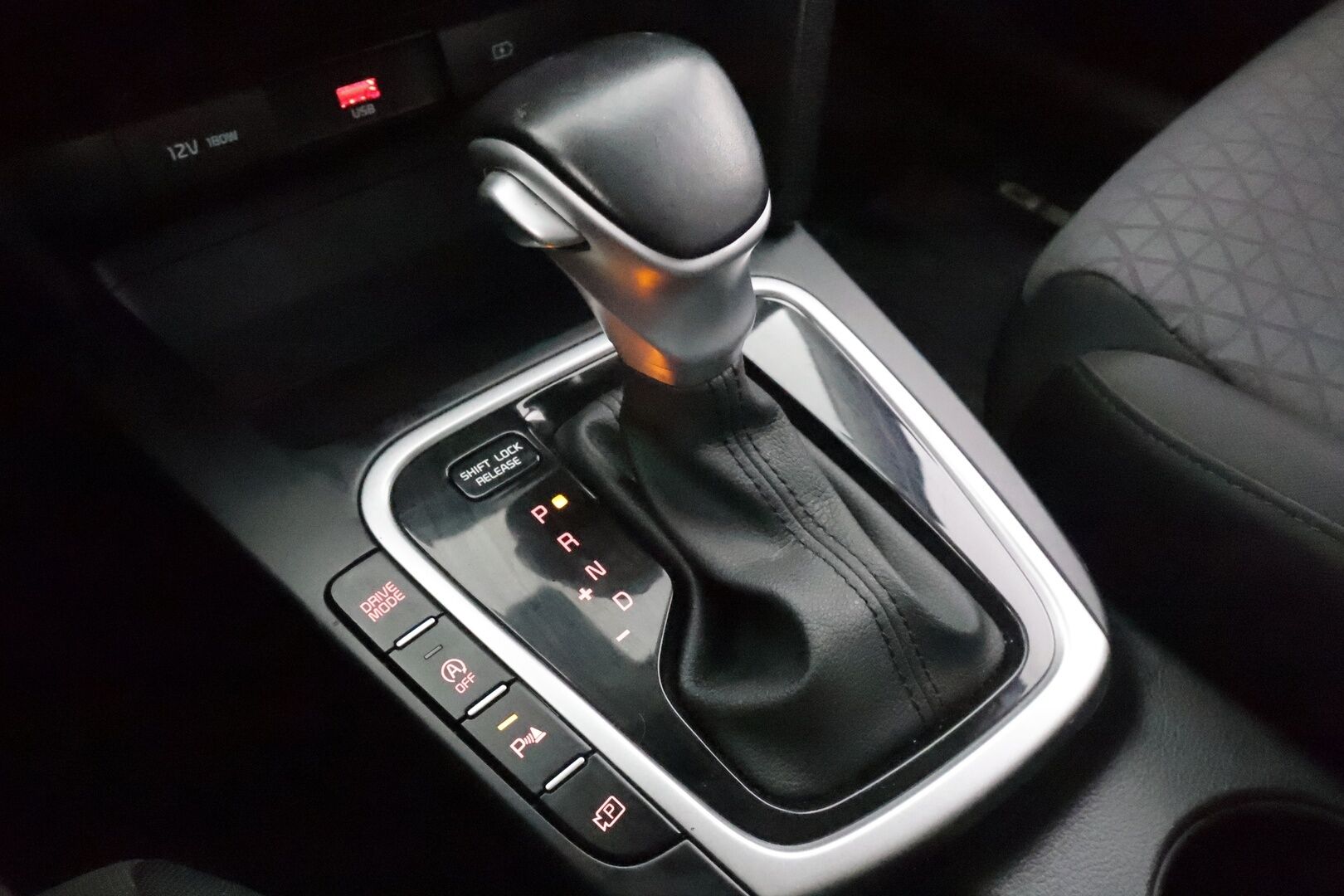 Kia Ceed 2022 1,0 T-GDI Mild-Hybrid 120hv LX SW DCT - | Koukku | P.Kamera | LED | Sisätilanlämmitin | Kaistavahti | Lämmitettävä ohjauspyörä | Apple & Android | Facelift | Kahdet renkaat | Suomi-auto | Merkkihuollot | 