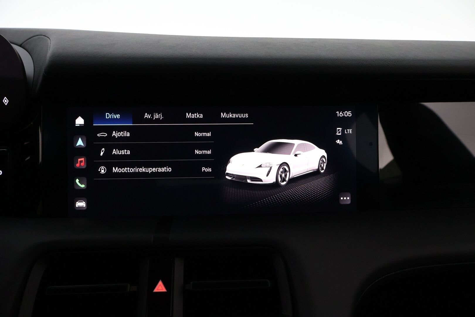 Porsche Taycan 2023 Basic - 2,99 % KORKOTARJOUS TÄHÄN AUTOON - Nahkasisusta / Sähköpenkit / Peruutuskamera / KeyLessGo / Sähköluukku / Navigointi / Merkkihuollot / 2x Renkaat / Näyttävä!