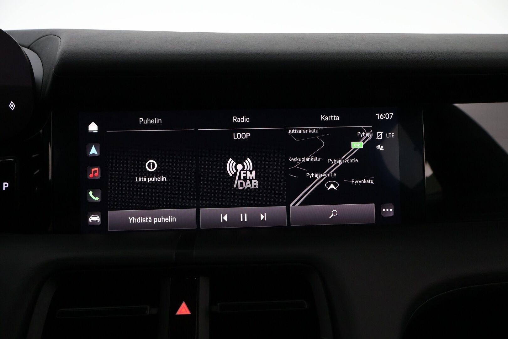 Porsche Taycan 2023 Basic - 2,99 % KORKOTARJOUS TÄHÄN AUTOON - Nahkasisusta / Sähköpenkit / Peruutuskamera / KeyLessGo / Sähköluukku / Navigointi / Merkkihuollot / 2x Renkaat / Näyttävä!