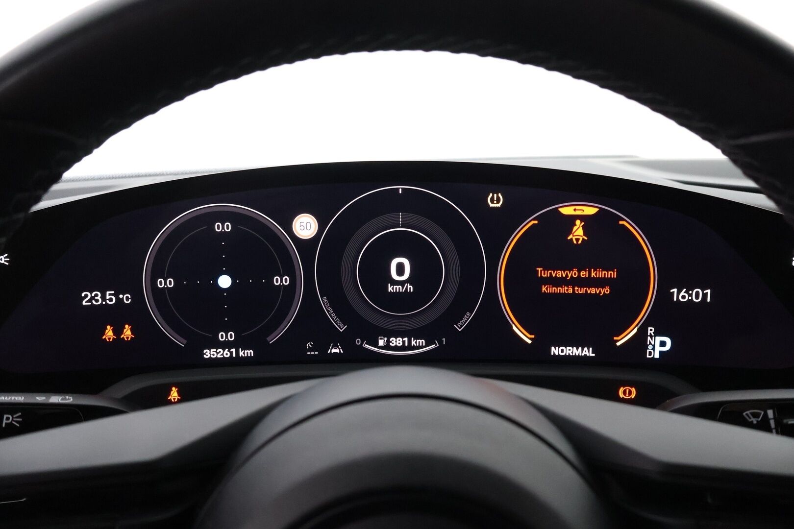 Porsche Taycan 2023 Basic - 2,99 % KORKOTARJOUS TÄHÄN AUTOON - Nahkasisusta / Sähköpenkit / Peruutuskamera / KeyLessGo / Sähköluukku / Navigointi / Merkkihuollot / 2x Renkaat / Näyttävä!