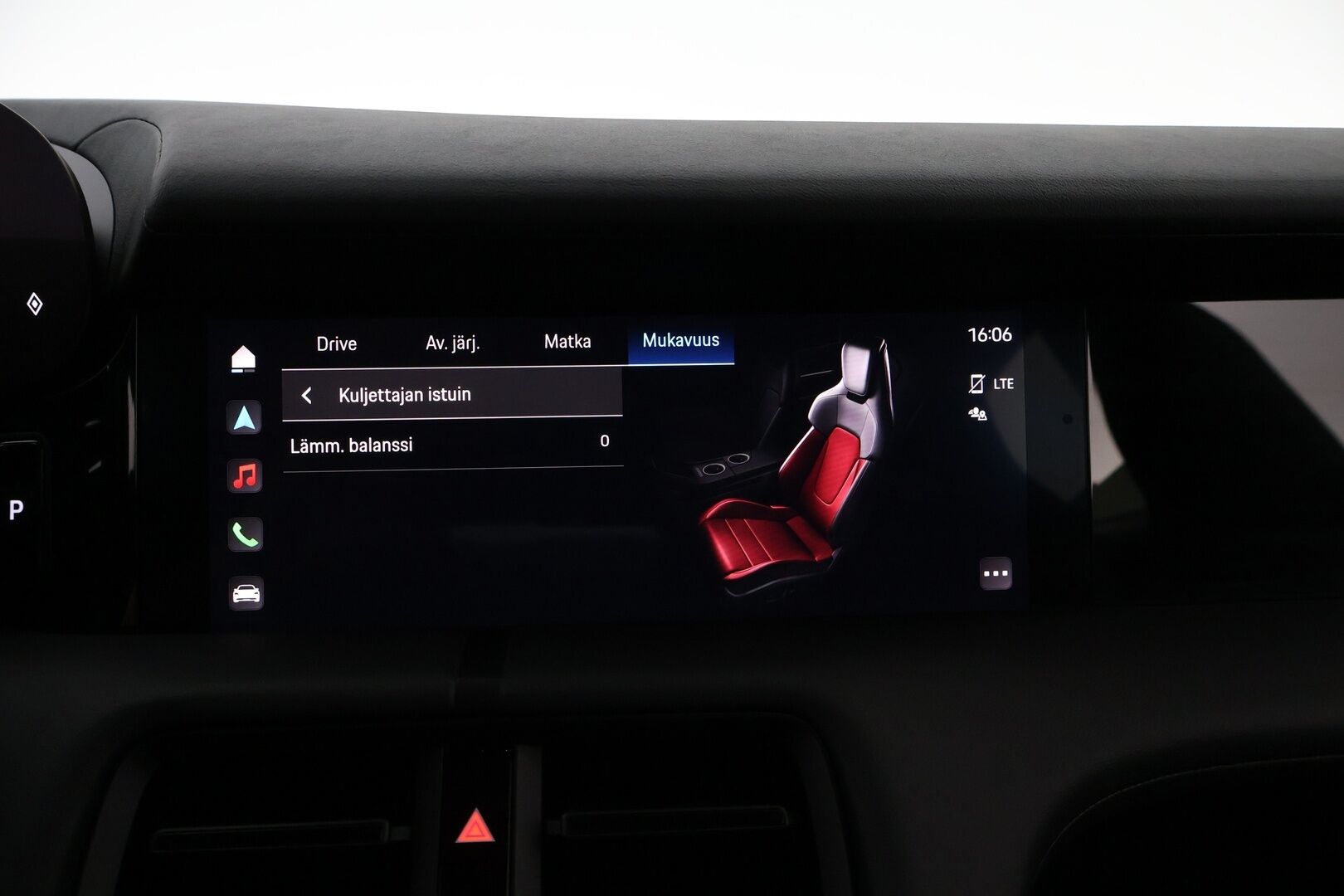 Porsche Taycan 2023 Basic - 2,99 % KORKOTARJOUS TÄHÄN AUTOON - Nahkasisusta / Sähköpenkit / Peruutuskamera / KeyLessGo / Sähköluukku / Navigointi / Merkkihuollot / 2x Renkaat / Näyttävä!