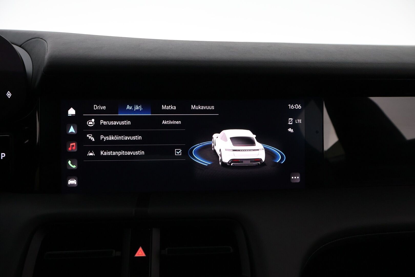 Porsche Taycan 2023 Basic - 2,99 % KORKOTARJOUS TÄHÄN AUTOON - Nahkasisusta / Sähköpenkit / Peruutuskamera / KeyLessGo / Sähköluukku / Navigointi / Merkkihuollot / 2x Renkaat / Näyttävä!