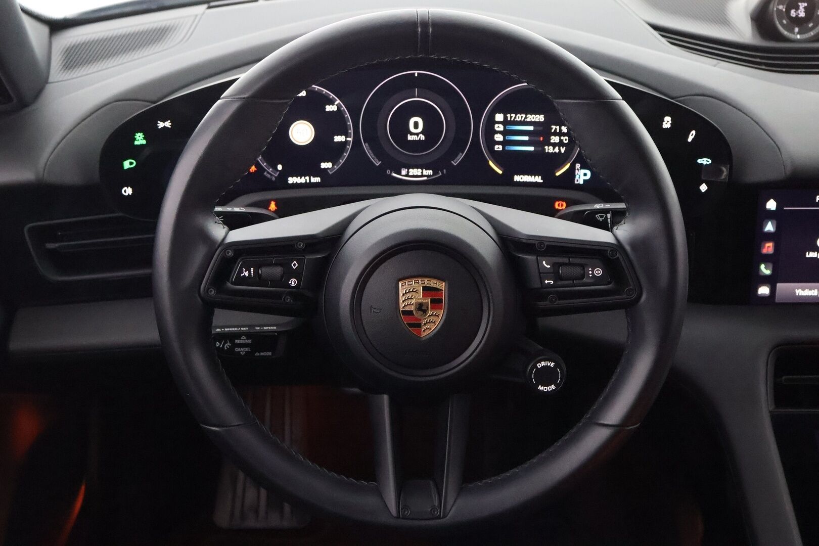 Porsche Taycan 2023 4 Cross Turismo - 2,99 % KORKOTARJOUS TÄHÄN AUTOON - Kreide / Lämpöpumppu / Nahkapenkit Muistilla / Lasikatto / Peruutuskamera / Sport Chrono / Adapt.LED / Näyttävä Yksilö!