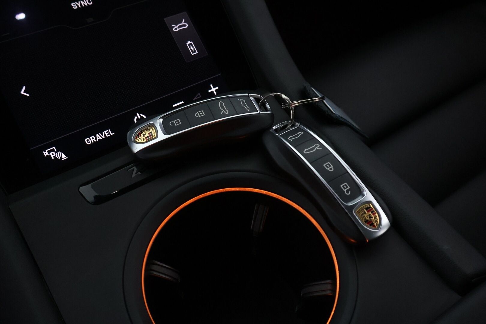 Porsche Taycan 2023 4 Cross Turismo - 2,99 % KORKOTARJOUS TÄHÄN AUTOON - Kreide / Lämpöpumppu / Nahkapenkit Muistilla / Lasikatto / Peruutuskamera / Sport Chrono / Adapt.LED / Näyttävä Yksilö!