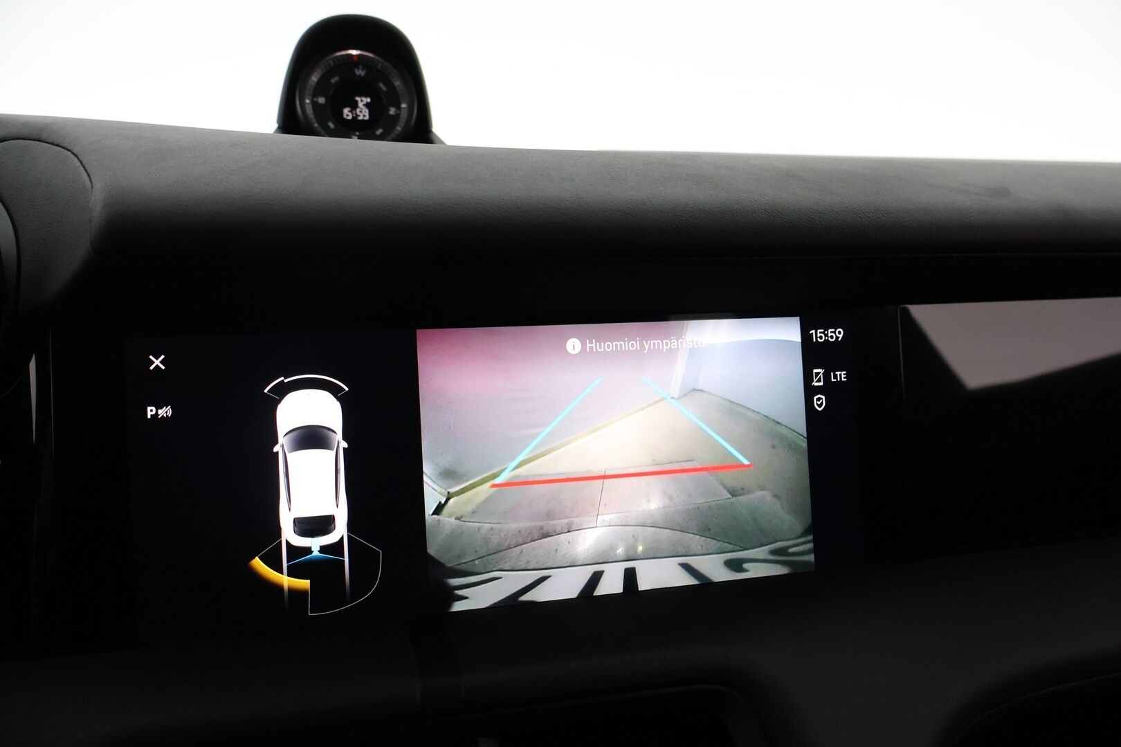 Porsche Taycan 2023 4 Cross Turismo - 2,99 % KORKOTARJOUS TÄHÄN AUTOON - Kreide / Lämpöpumppu / Nahkapenkit Muistilla / Lasikatto / Peruutuskamera / Sport Chrono / Adapt.LED / Näyttävä Yksilö!