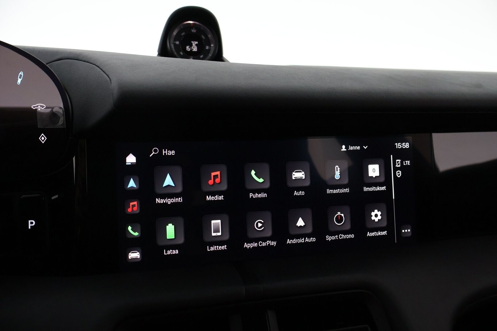 Porsche Taycan 2023 4 Cross Turismo - 2,99 % KORKOTARJOUS TÄHÄN AUTOON - Kreide / Lämpöpumppu / Nahkapenkit Muistilla / Lasikatto / Peruutuskamera / Sport Chrono / Adapt.LED / Näyttävä Yksilö!