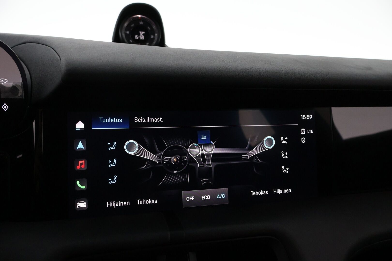 Porsche Taycan 2023 4 Cross Turismo - 2,99 % KORKOTARJOUS TÄHÄN AUTOON - Kreide / Lämpöpumppu / Nahkapenkit Muistilla / Lasikatto / Peruutuskamera / Sport Chrono / Adapt.LED / Näyttävä Yksilö!