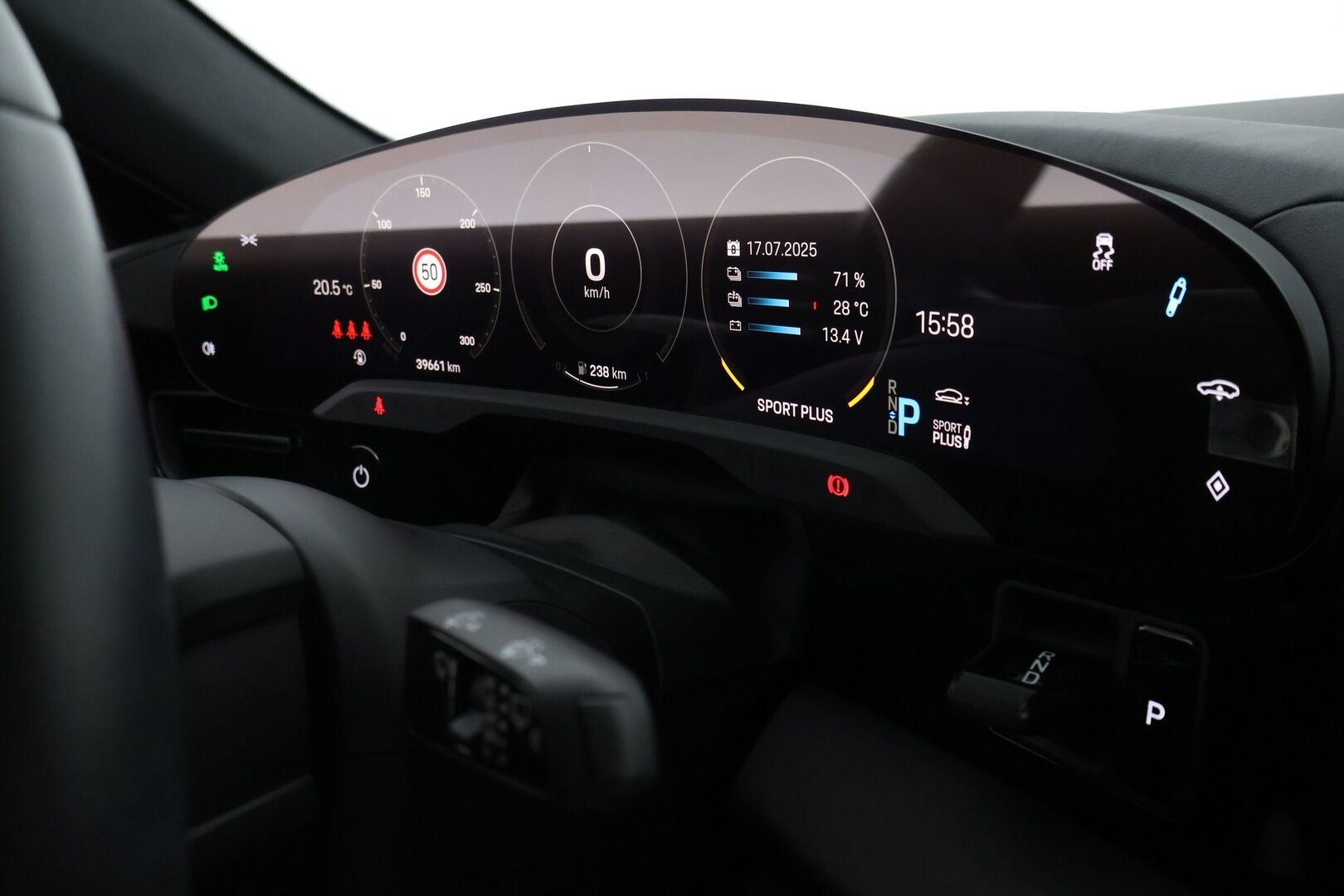 Porsche Taycan 2023 4 Cross Turismo - 2,99 % KORKOTARJOUS TÄHÄN AUTOON - Kreide / Lämpöpumppu / Nahkapenkit Muistilla / Lasikatto / Peruutuskamera / Sport Chrono / Adapt.LED / Näyttävä Yksilö!
