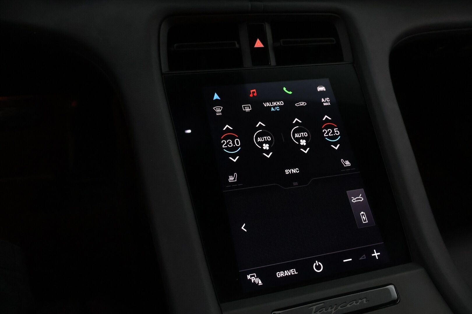 Porsche Taycan 2023 4 Cross Turismo - 2,99 % KORKOTARJOUS TÄHÄN AUTOON - Kreide / Lämpöpumppu / Nahkapenkit Muistilla / Lasikatto / Peruutuskamera / Sport Chrono / Adapt.LED / Näyttävä Yksilö!