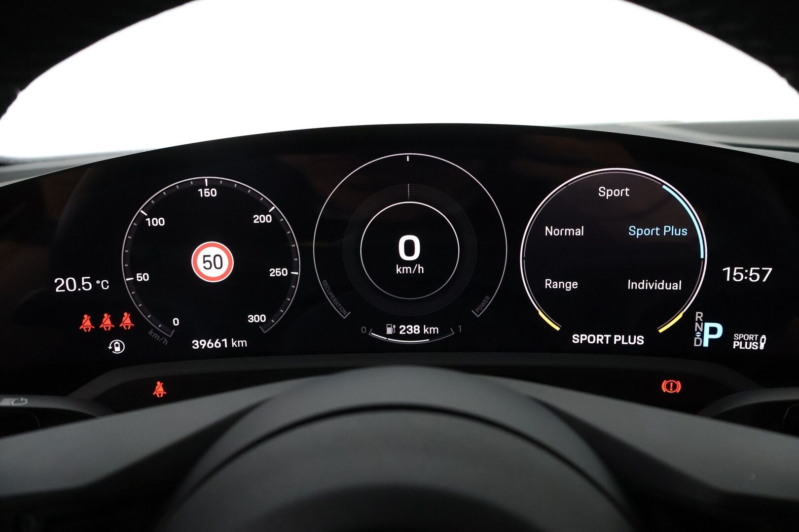 Porsche Taycan 2023 4 Cross Turismo - 2,99 % KORKOTARJOUS TÄHÄN AUTOON - Kreide / Lämpöpumppu / Nahkapenkit Muistilla / Lasikatto / Peruutuskamera / Sport Chrono / Adapt.LED / Näyttävä Yksilö!