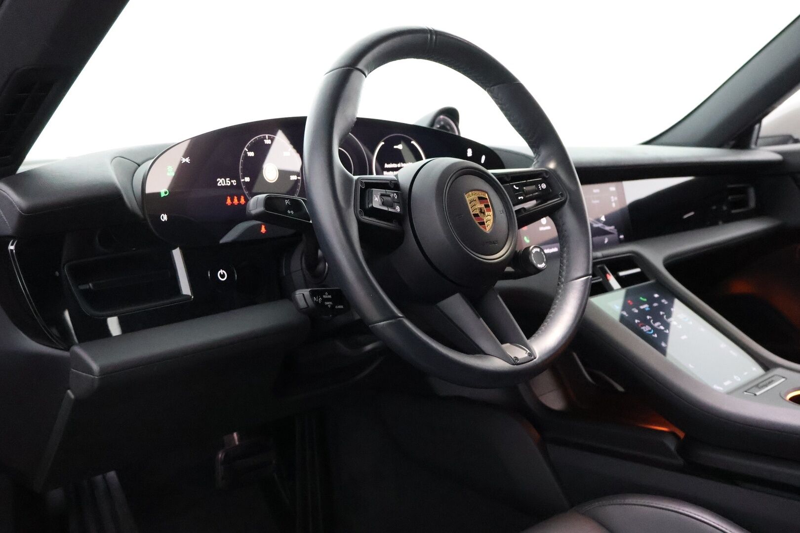 Porsche Taycan 2023 4 Cross Turismo - 2,99 % KORKOTARJOUS TÄHÄN AUTOON - Kreide / Lämpöpumppu / Nahkapenkit Muistilla / Lasikatto / Peruutuskamera / Sport Chrono / Adapt.LED / Näyttävä Yksilö!