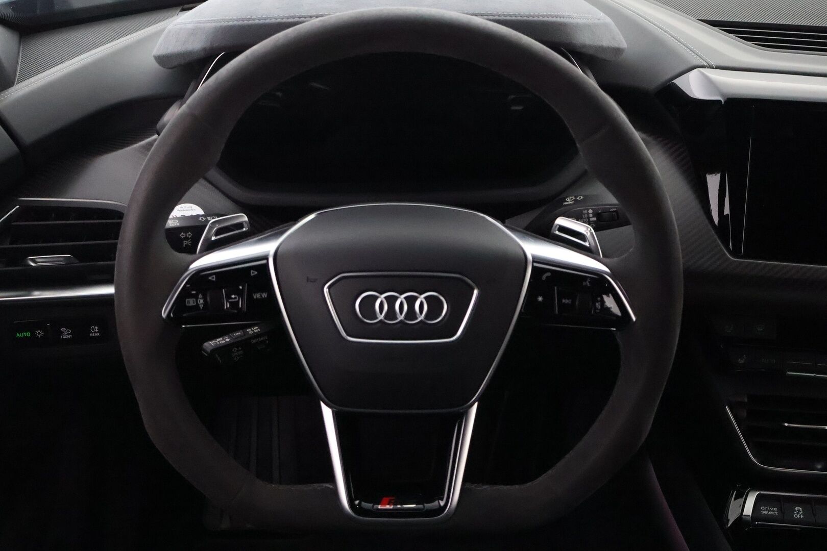 Audi e-tron GT RS 2022 quattro - 2,99 % KORKOTARJOUS TÄHÄN AUTOON - Hiilikuitu-paketti / 3D Bang&Olufsen / Hierovat ja ilmastoidut istuimet / ACC / 360° / Matrix / Ilma-alusta / Nelipyöräohjaus / 