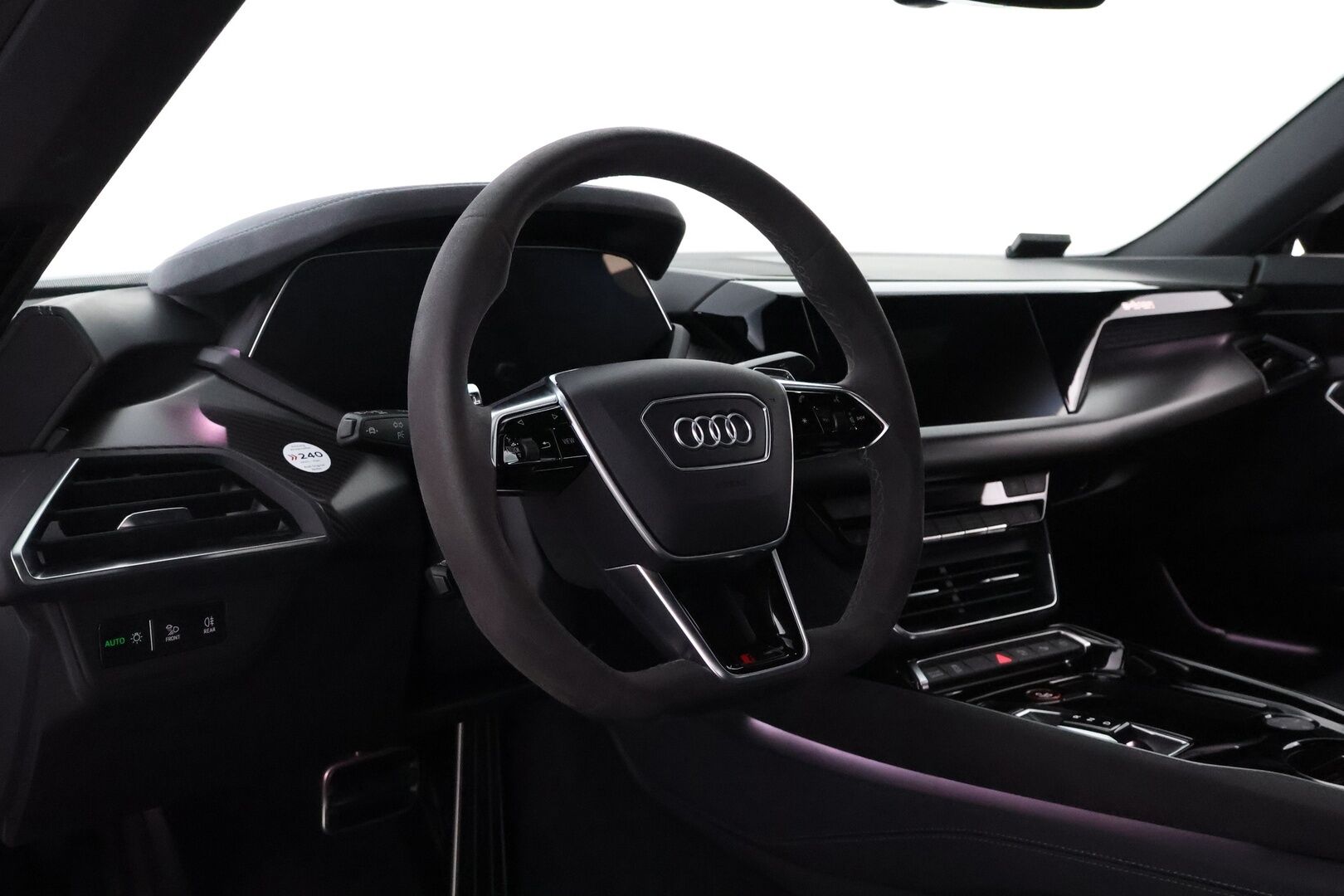 Audi e-tron GT RS 2022 quattro - 2,99 % KORKOTARJOUS TÄHÄN AUTOON - Hiilikuitu-paketti / 3D Bang&Olufsen / Hierovat ja ilmastoidut istuimet / ACC / 360° / Matrix / Ilma-alusta / Nelipyöräohjaus / 