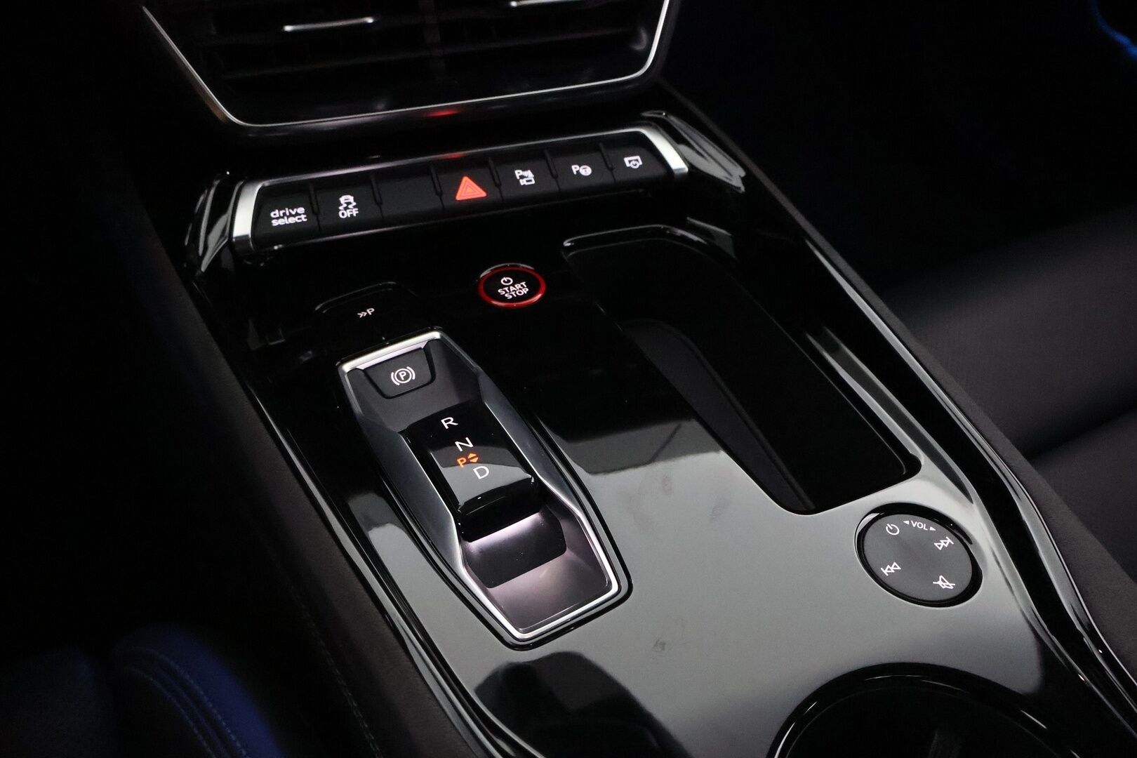 Audi e-tron GT RS 2022 quattro - 2,99 % KORKOTARJOUS TÄHÄN AUTOON - Hiilikuitu-paketti / 3D Bang&Olufsen / Hierovat ja ilmastoidut istuimet / ACC / 360° / Matrix / Ilma-alusta / Nelipyöräohjaus / 